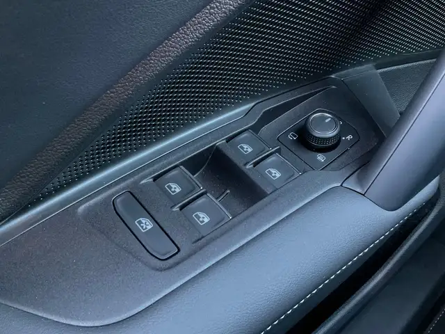 Volkswagen Tiguan R-Line TDI 4MOTION DSG Ansicht 15