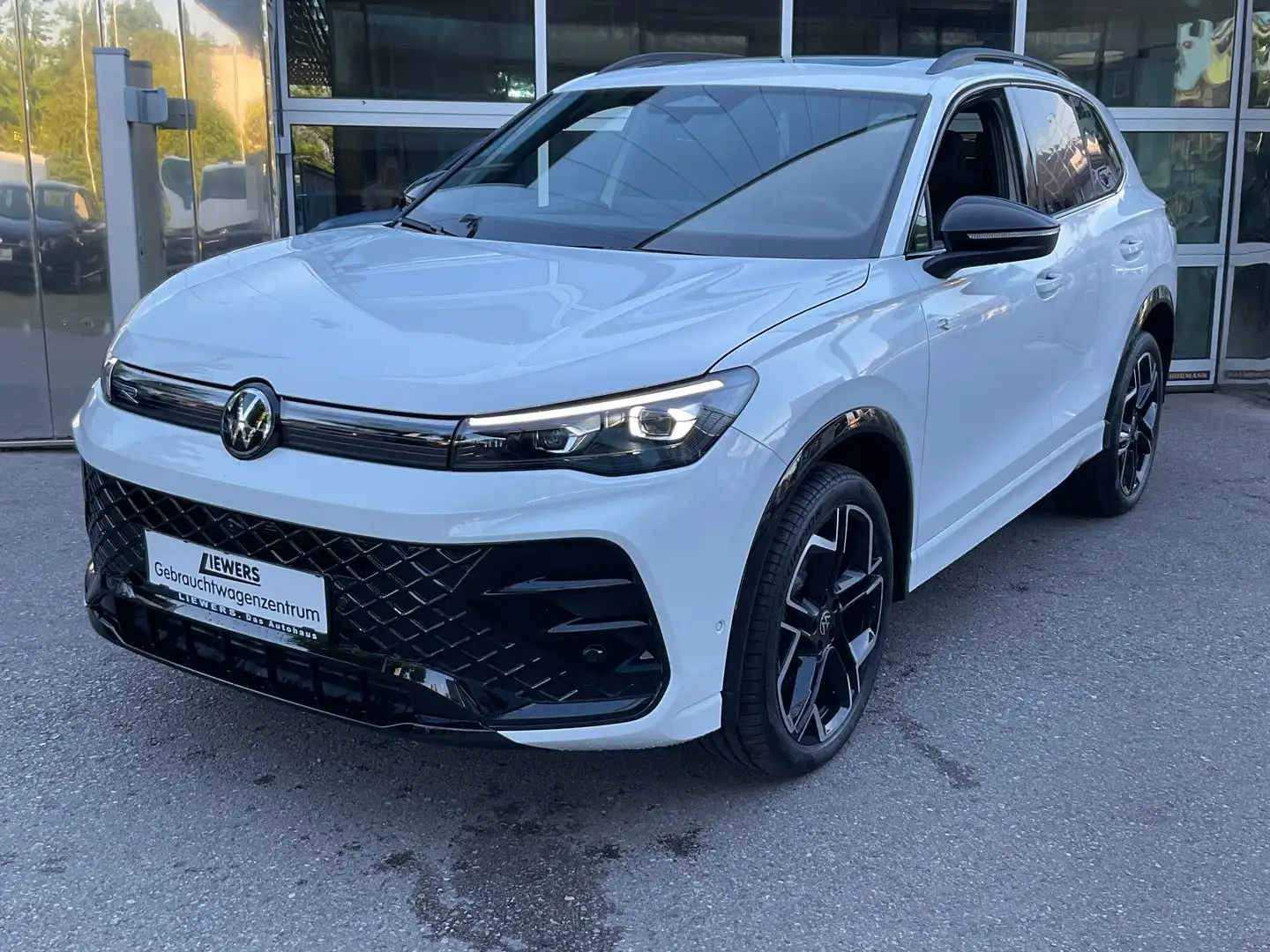 Volkswagen Tiguan R-Line TDI 4MOTION DSG Weiß - 1