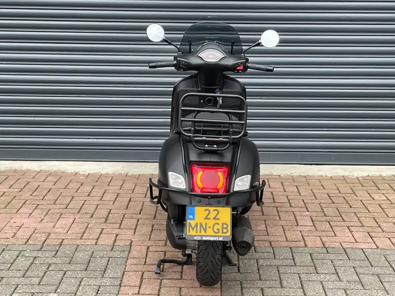 Vespa GTS Super 300 - foto 5