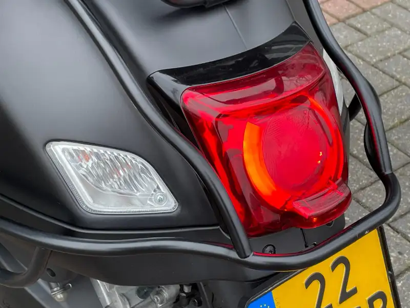 Vespa GTS Super 300 - foto 7