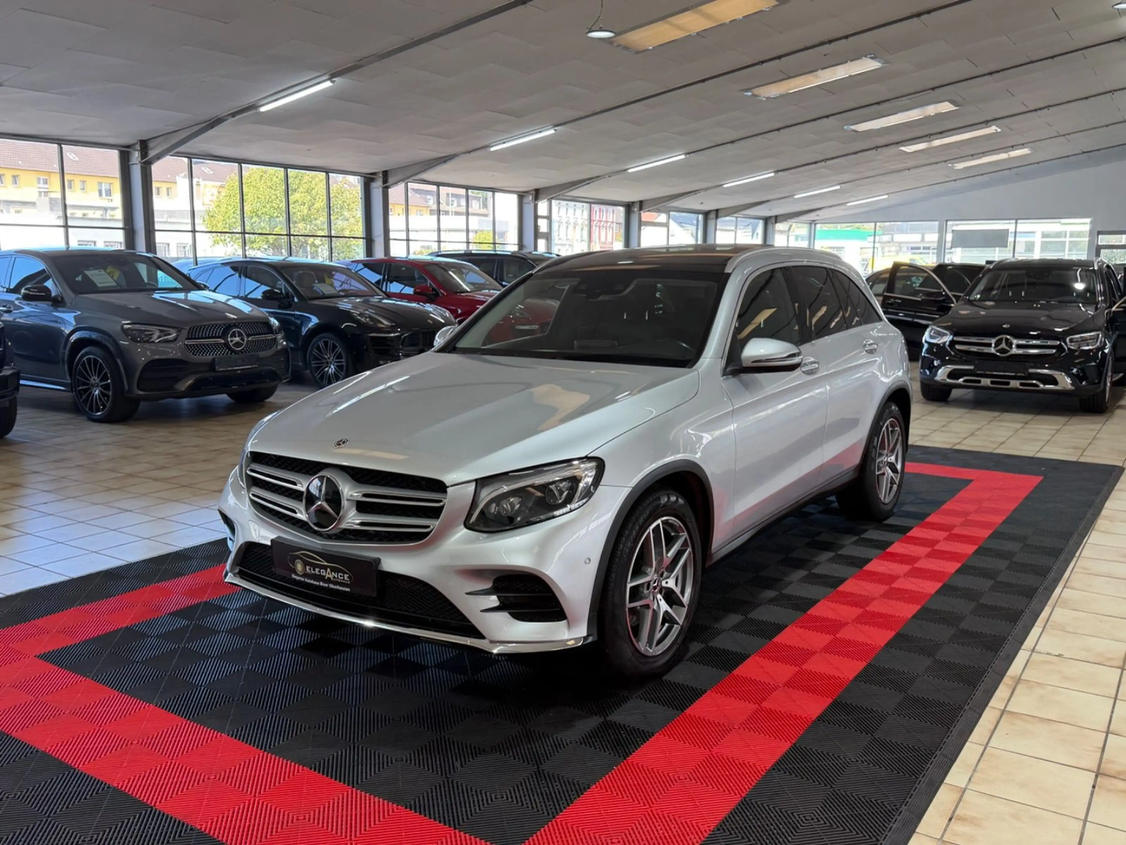 Mercedes-Benz GLC 250 d 4Matic*AMG-LINE*PANO*AMBIENTE*KAMERA* — photo 2