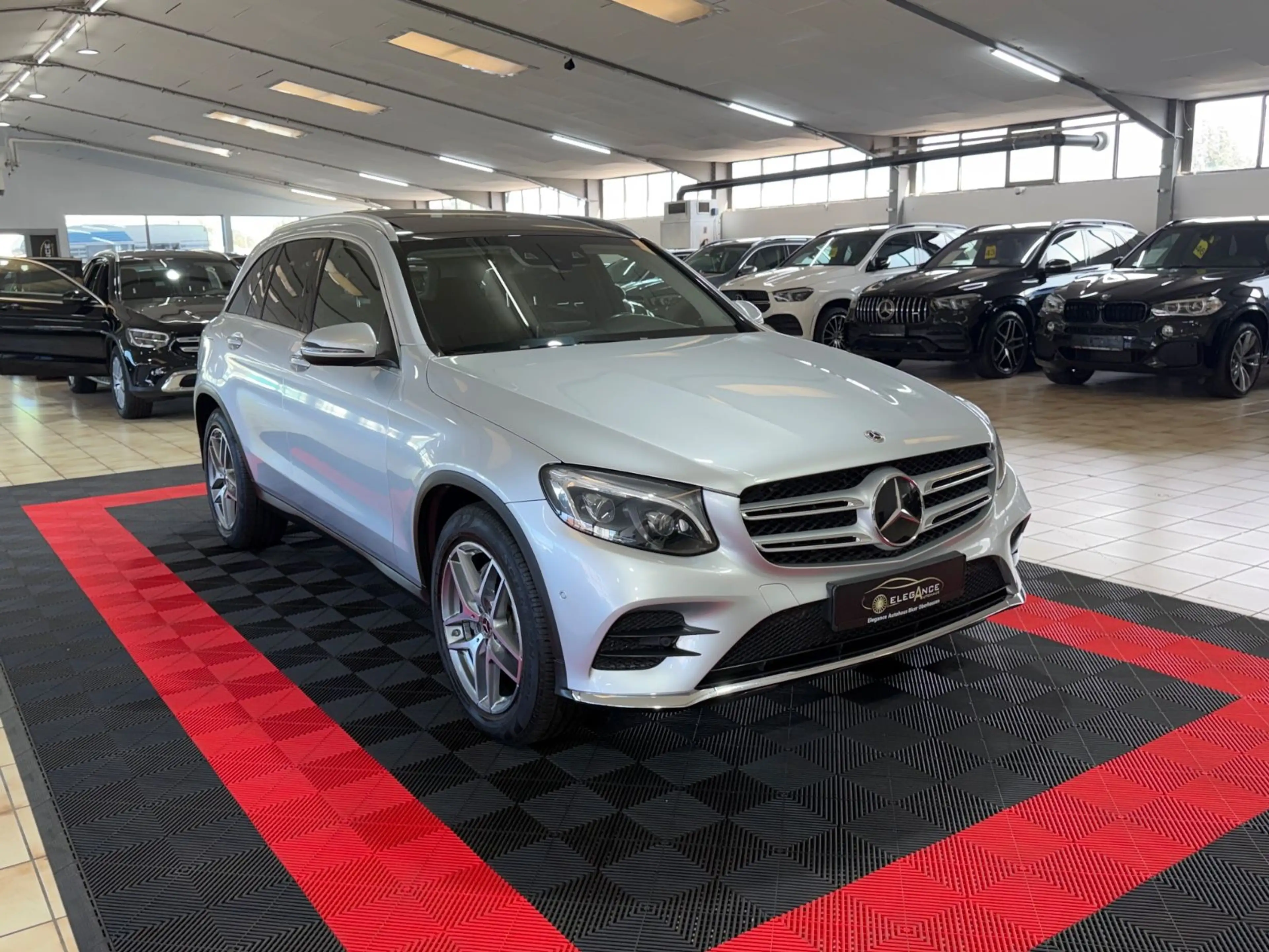 Mercedes-Benz GLC 250 d 4Matic*AMG-LINE*PANO*AMBIENTE*KAMERA* — photo 4