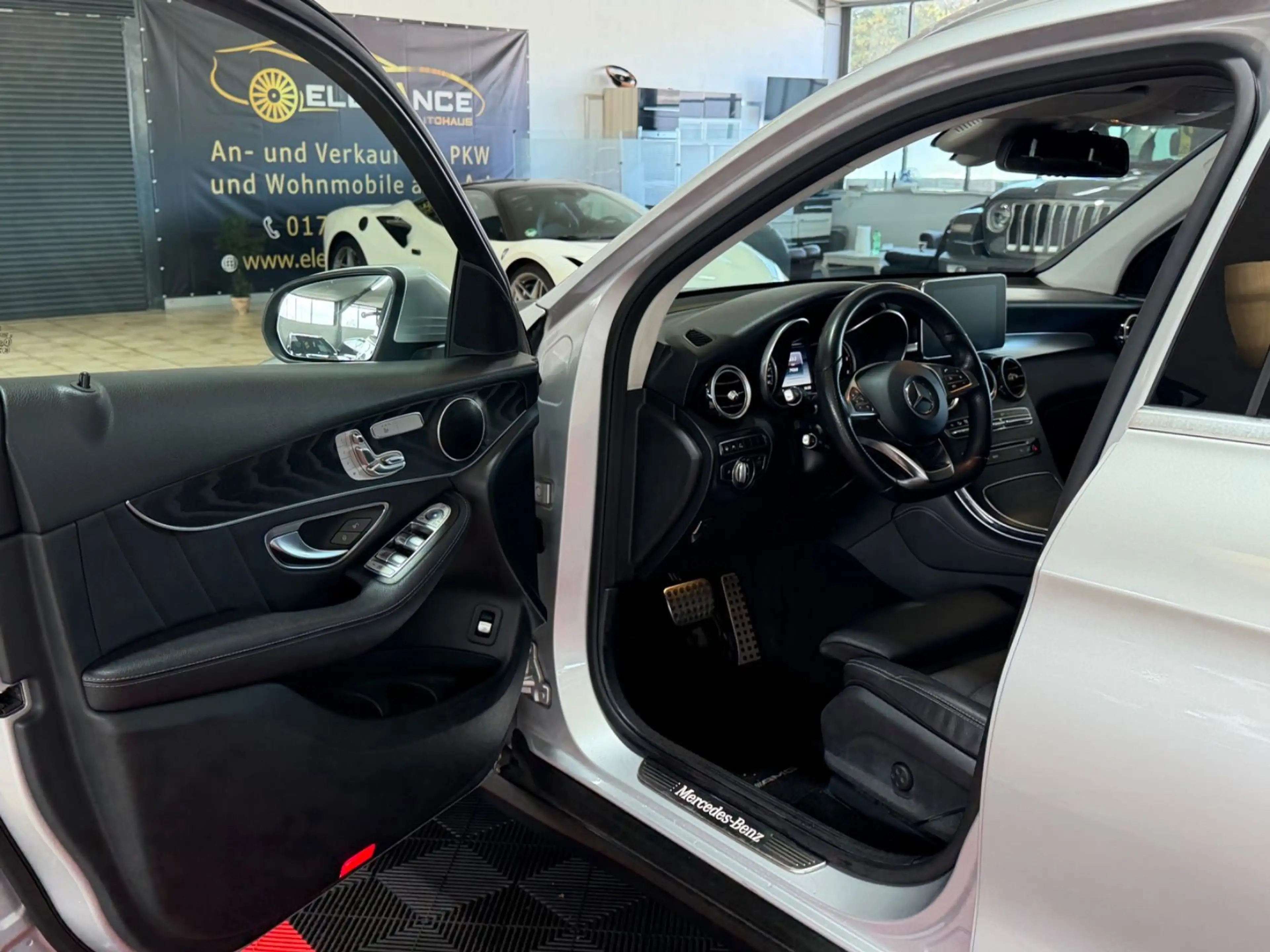 Mercedes-Benz GLC 250 d 4Matic*AMG-LINE*PANO*AMBIENTE*KAMERA* — photo 10