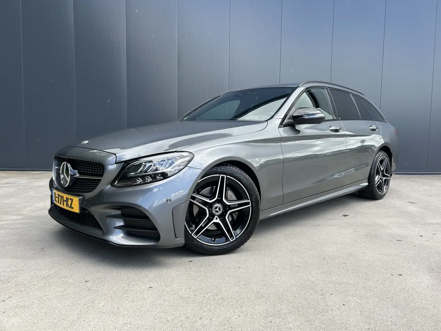 Mercedes-Benz C 180 Estate AMG NIGHT PAKKET CAMERA ALCANTARA PARK ASSI Grijs - 1