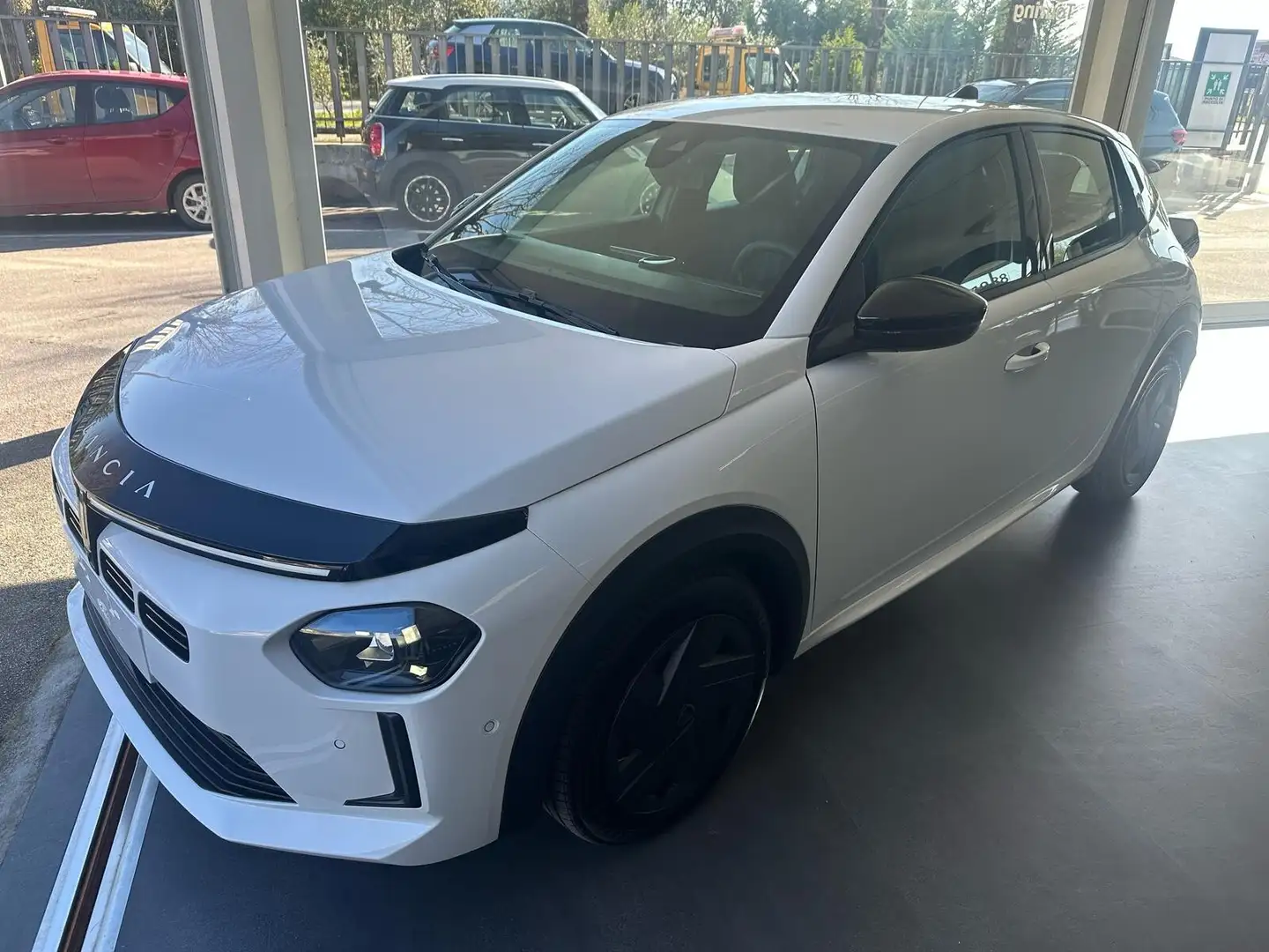Lancia Ypsilon Hybrid e-DCT Drive-teck Pack Blanc - 1