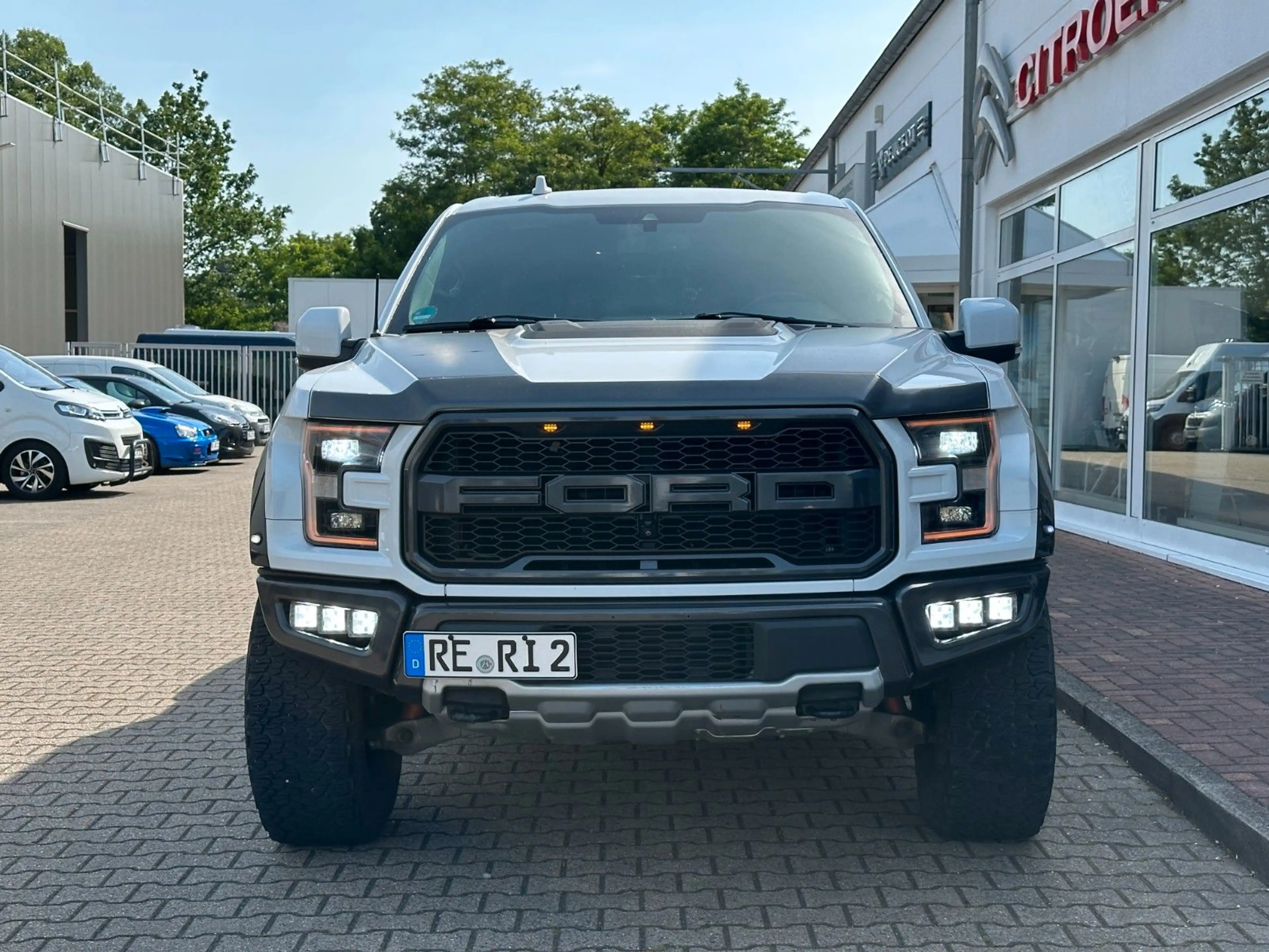 Ford F 150 F150 Raptor - LuxuryPaket, Glasdach, Performance — photo 3