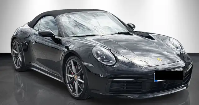 Porsche 911 view 3