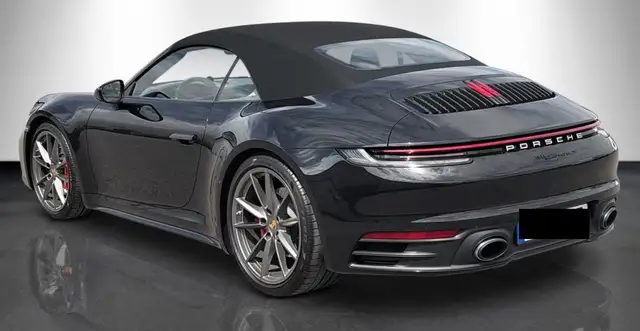 Porsche 911 view 8