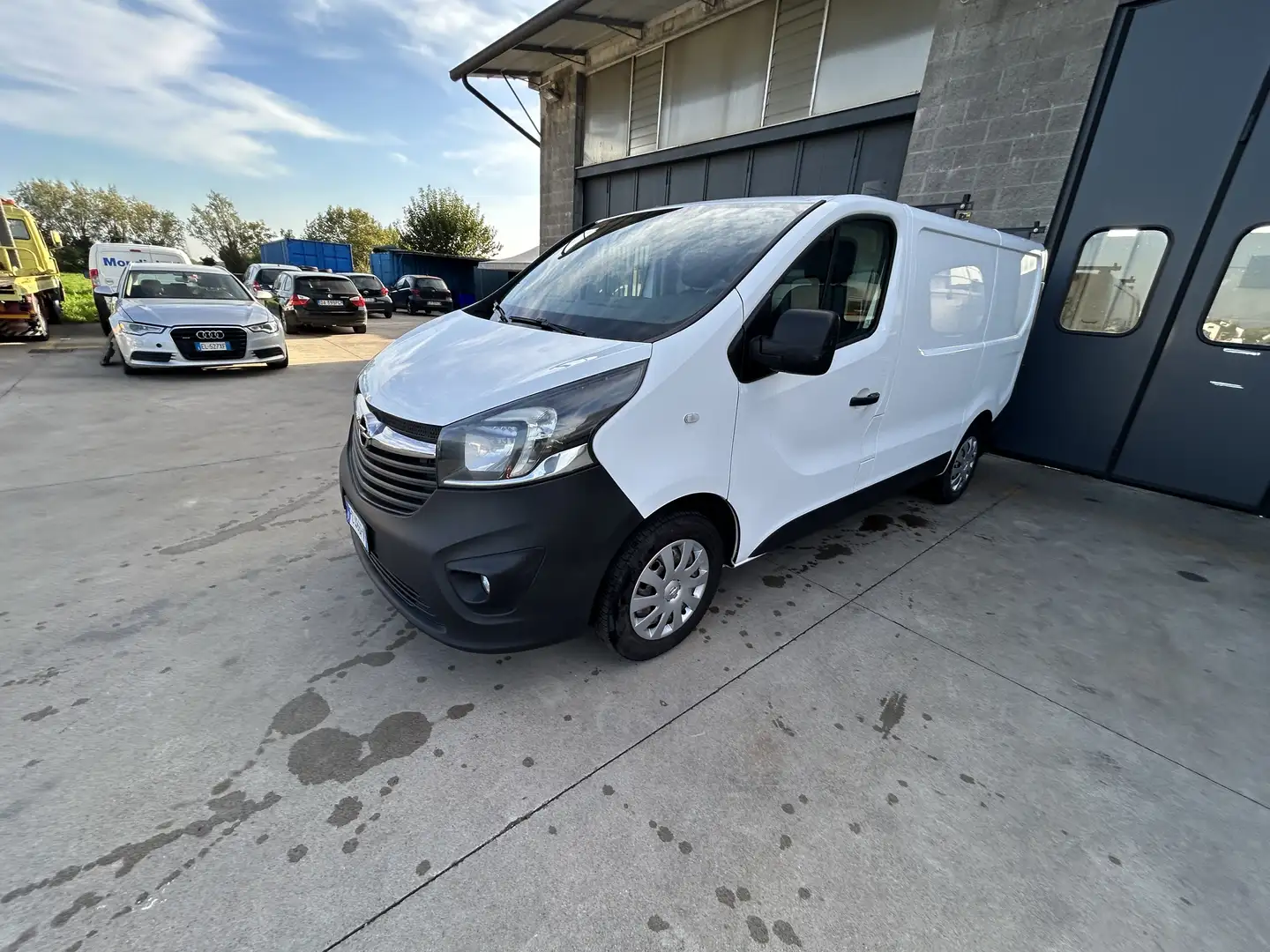 Opel Vivaro 1.6CDTI 115 cavalli Bianco - 2