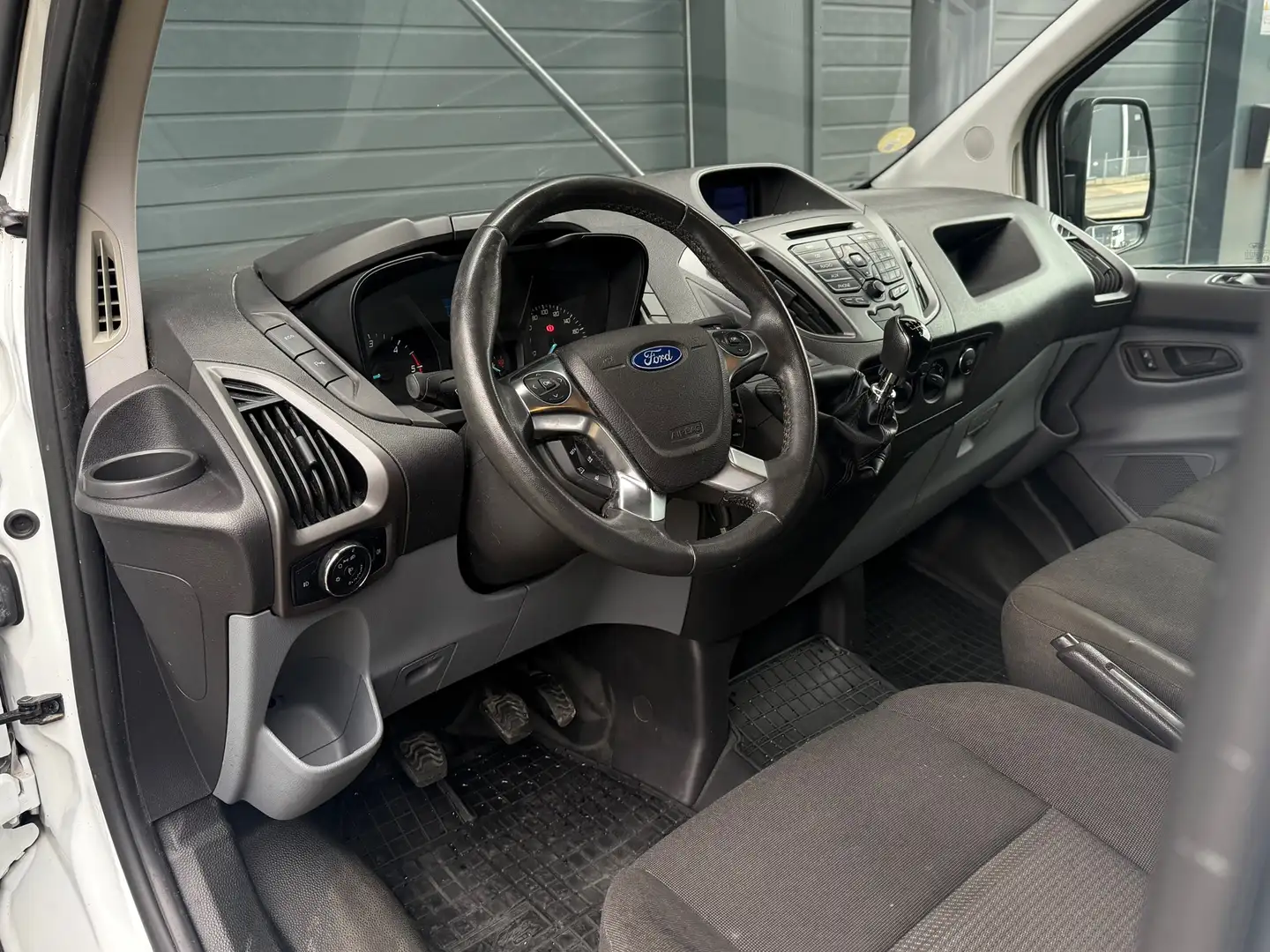 Ford Transit Custom 270 2.2 TDCI L1H1 Ambiente, PDC, Cruise control, B - 2