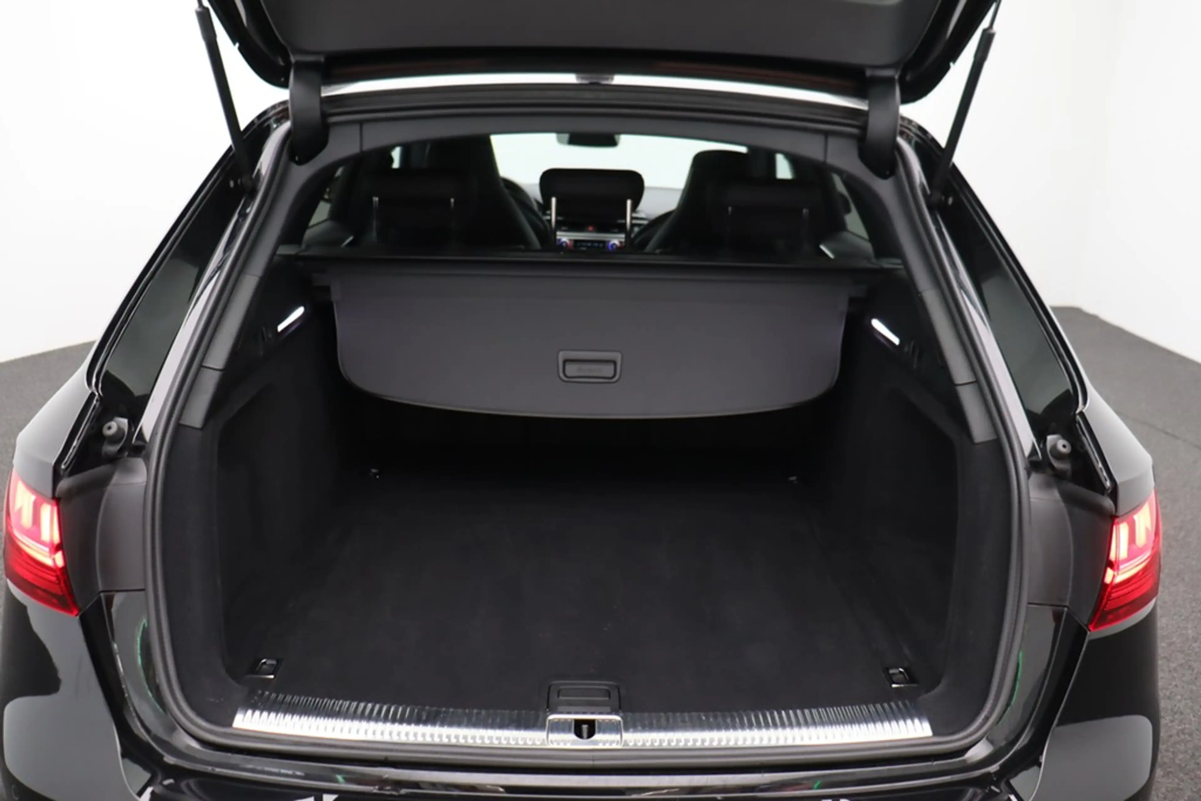 Audi RS4 Avant 2.9 TFSI quattro . Navi B&O ACC — photo 13