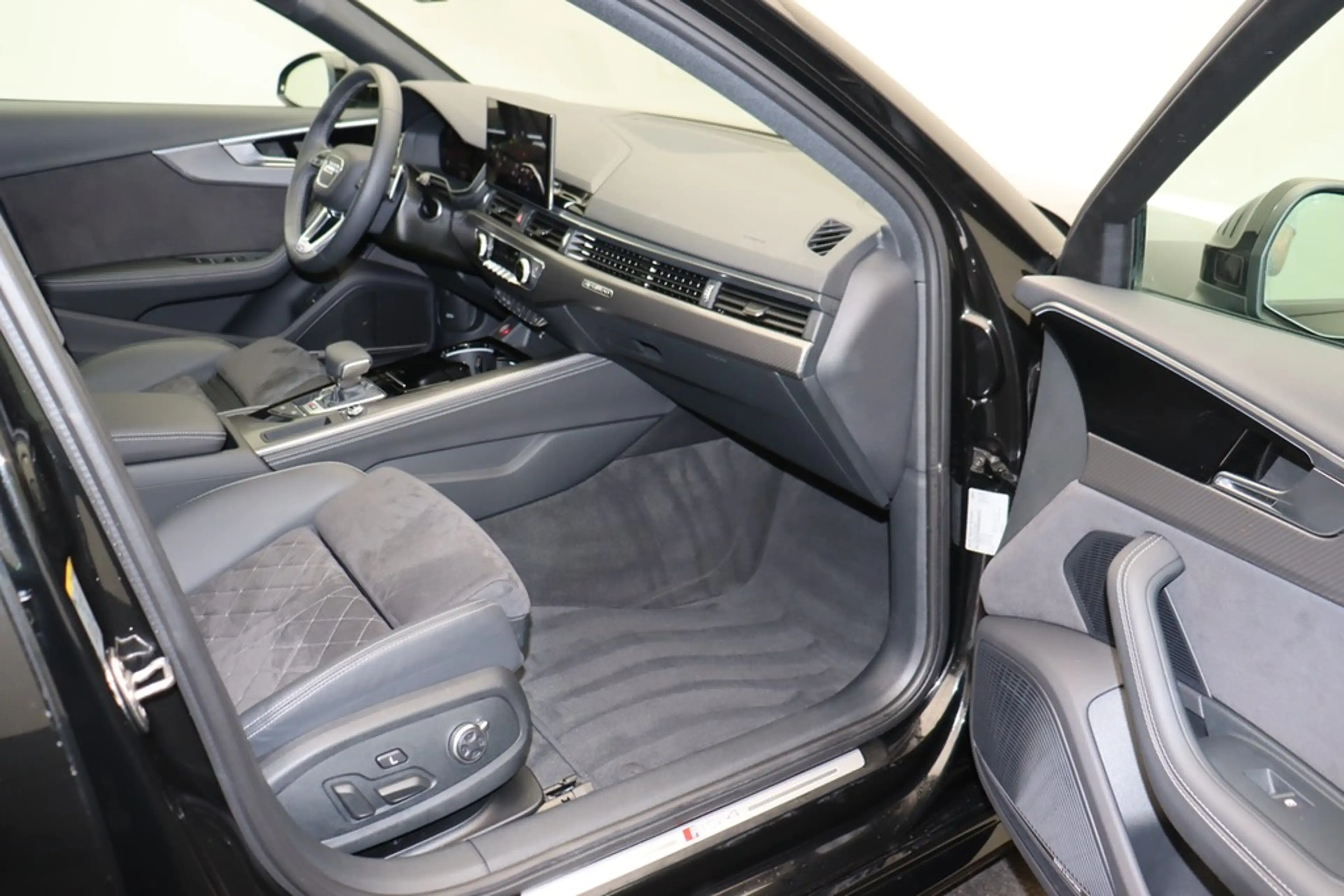 Audi RS4 Avant 2.9 TFSI quattro . Navi B&O ACC — photo 14