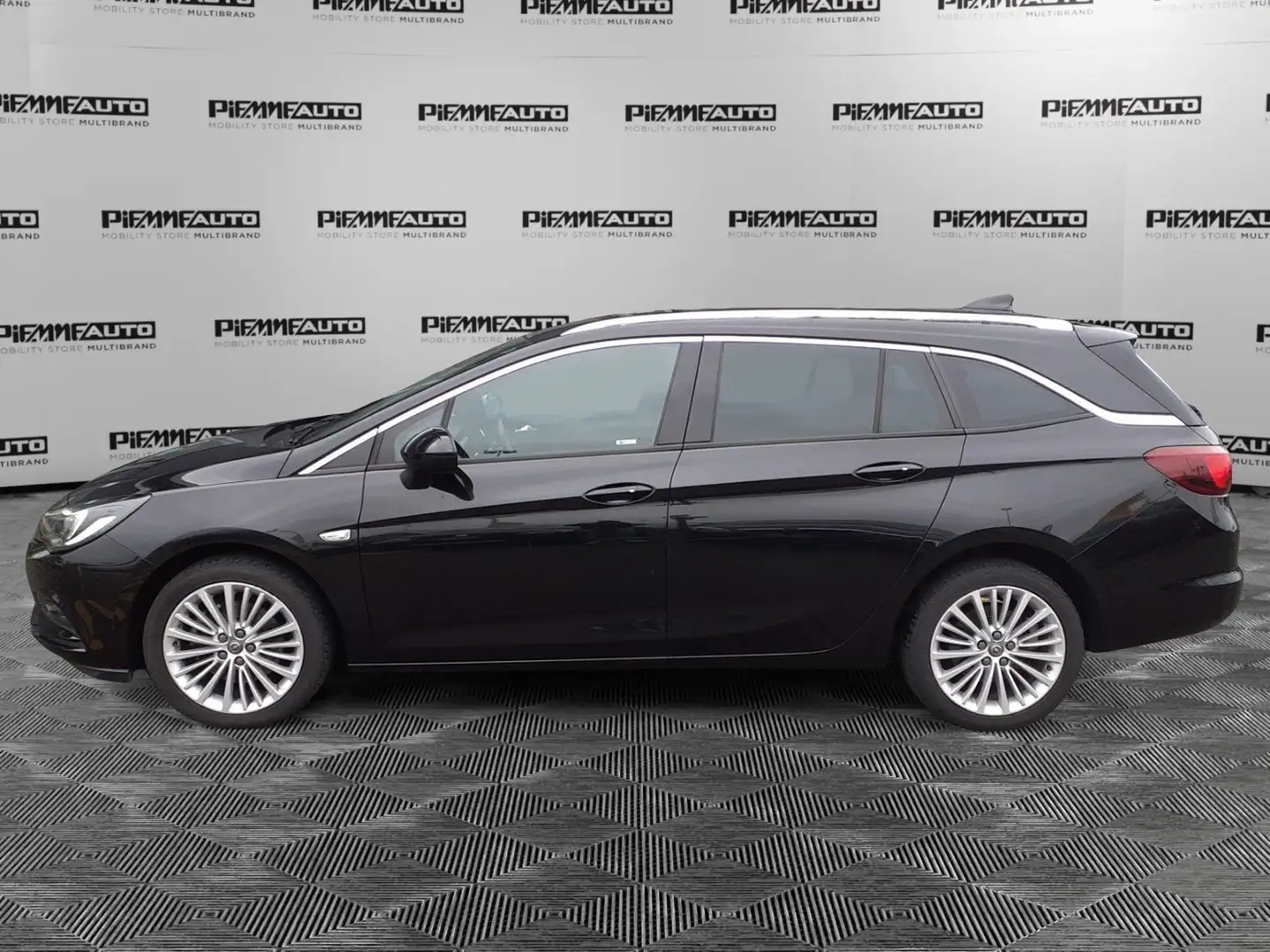 Opel Astra Astra 1.6 CDTi 136CV aut. Sports Tourer Innovation Schwarz - 2