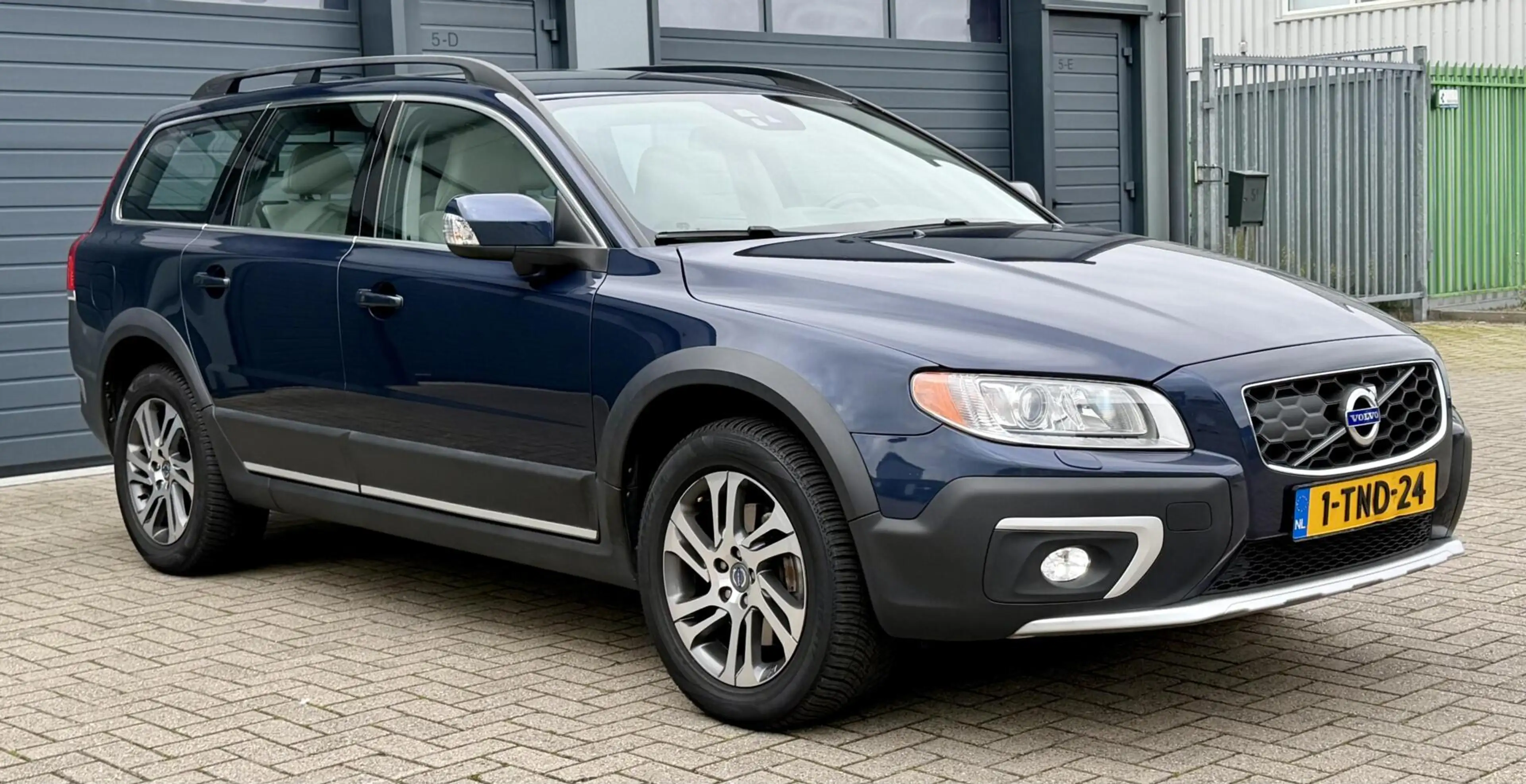 Volvo XC70 2.0 T5 FWD 245pk Nordic+ | UNIEK | Trekhaak | Zeer — photo 12
