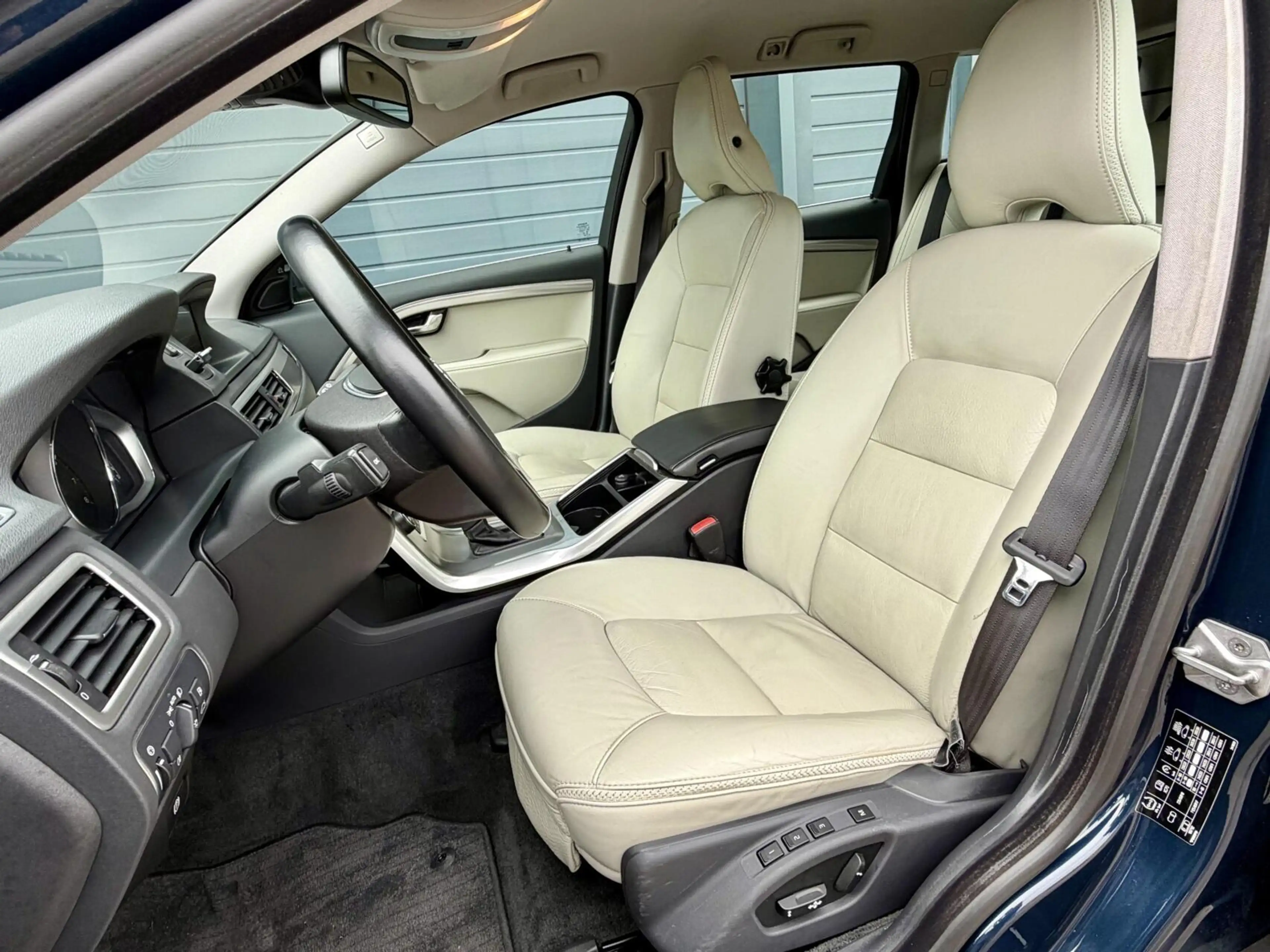 Volvo XC70 2.0 T5 FWD 245pk Nordic+ | UNIEK | Trekhaak | Zeer — photo 4