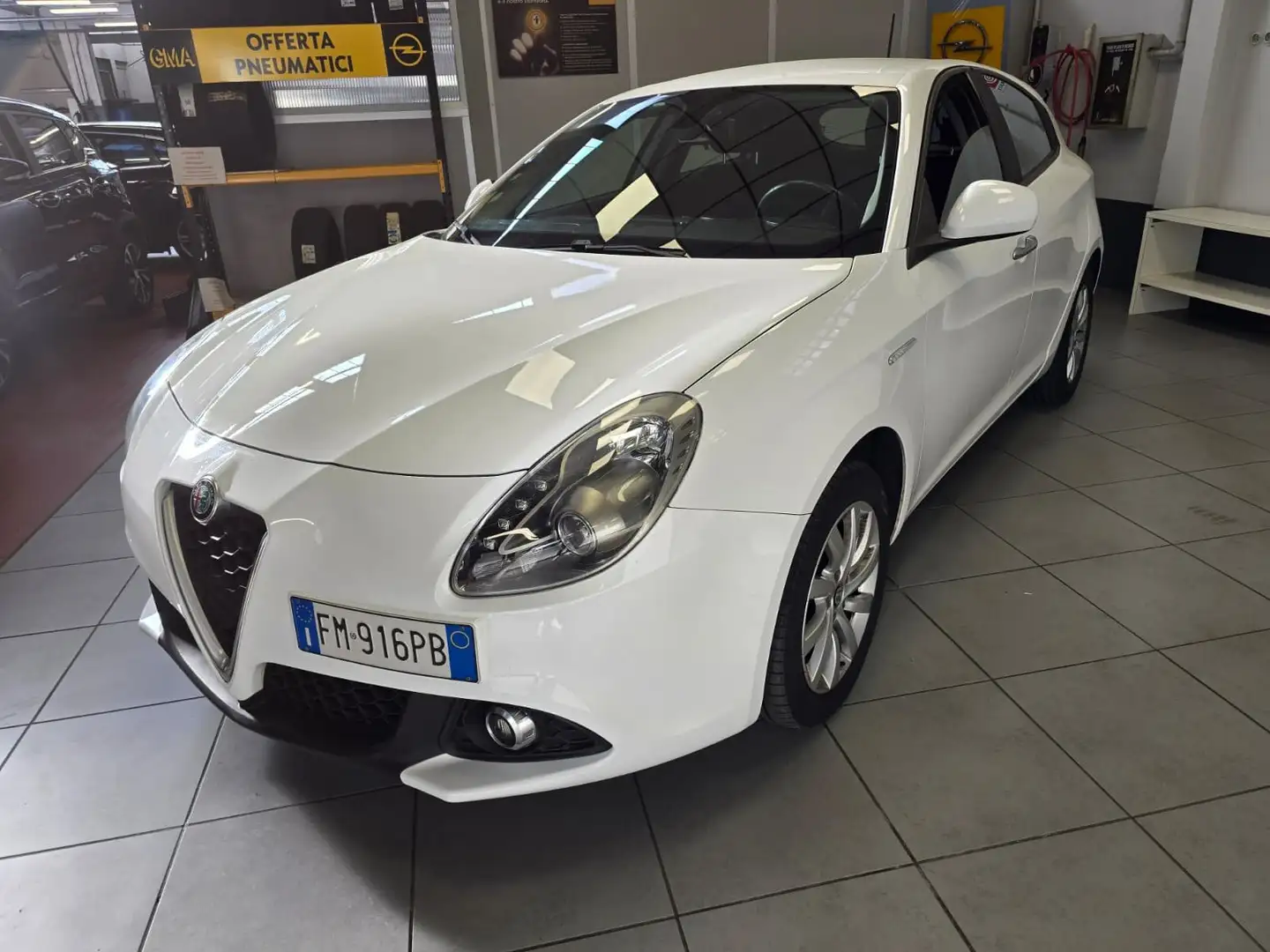 Alfa Romeo Giulietta Giulietta III 2016 1.4 t. 120cv Wit - 2