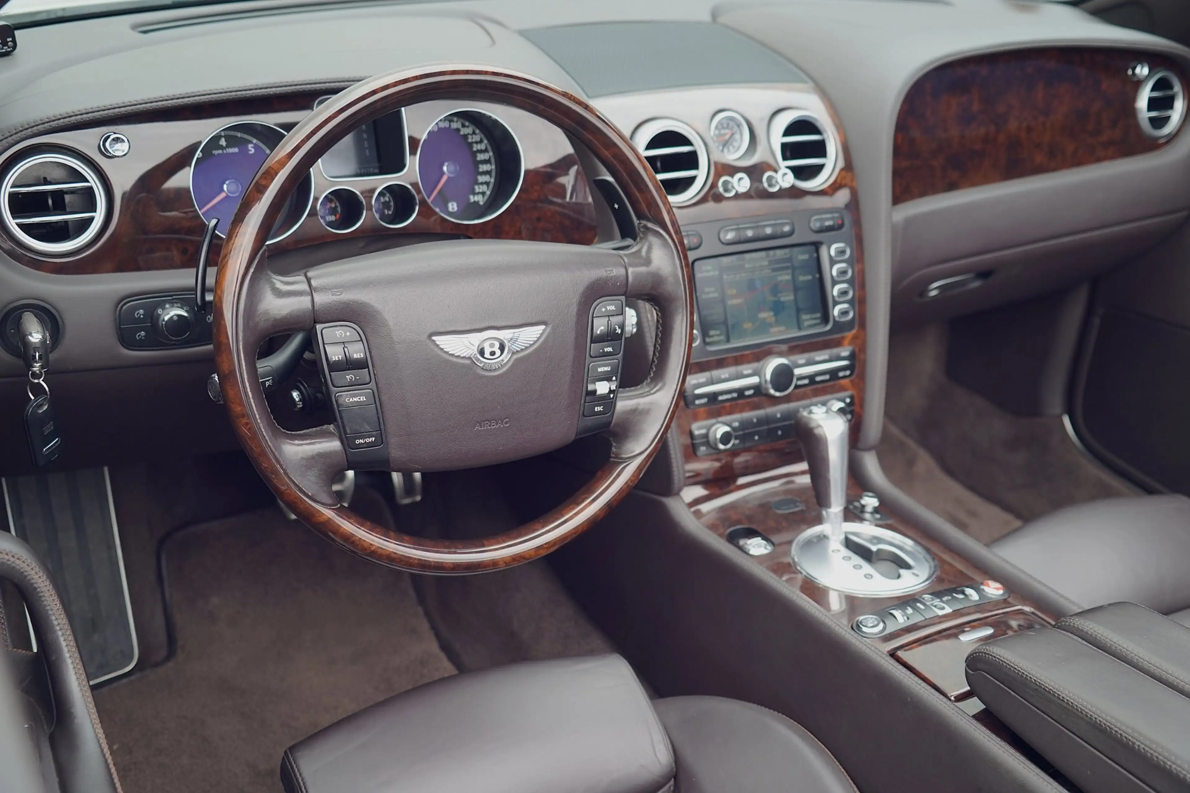 Bentley Continental GTC 6.0 W12 / Navi / Leder / Memory stoel / Luchtverin — photo 10