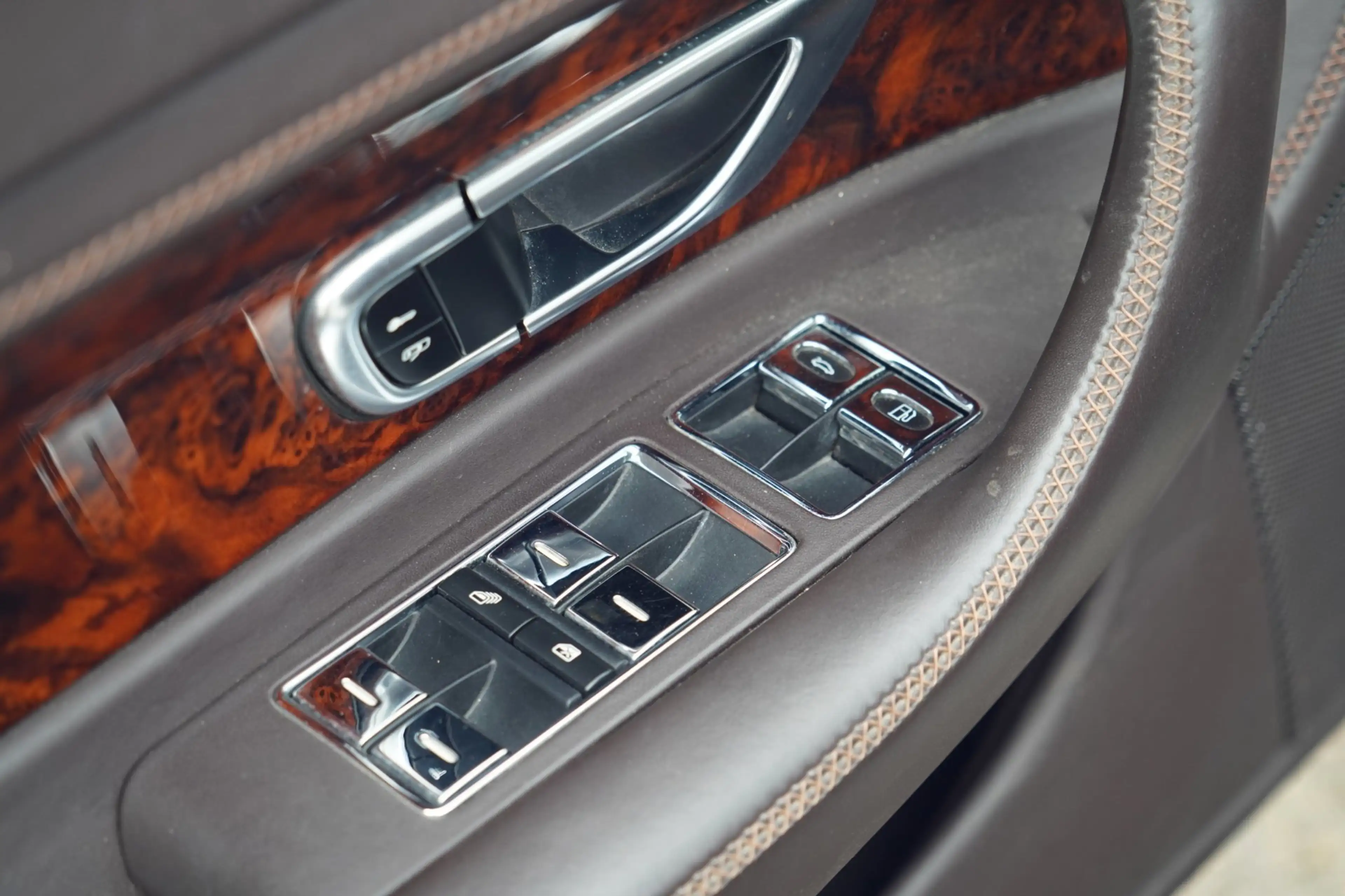 Bentley Continental GTC 6.0 W12 / Navi / Leder / Memory stoel / Luchtverin — photo 16