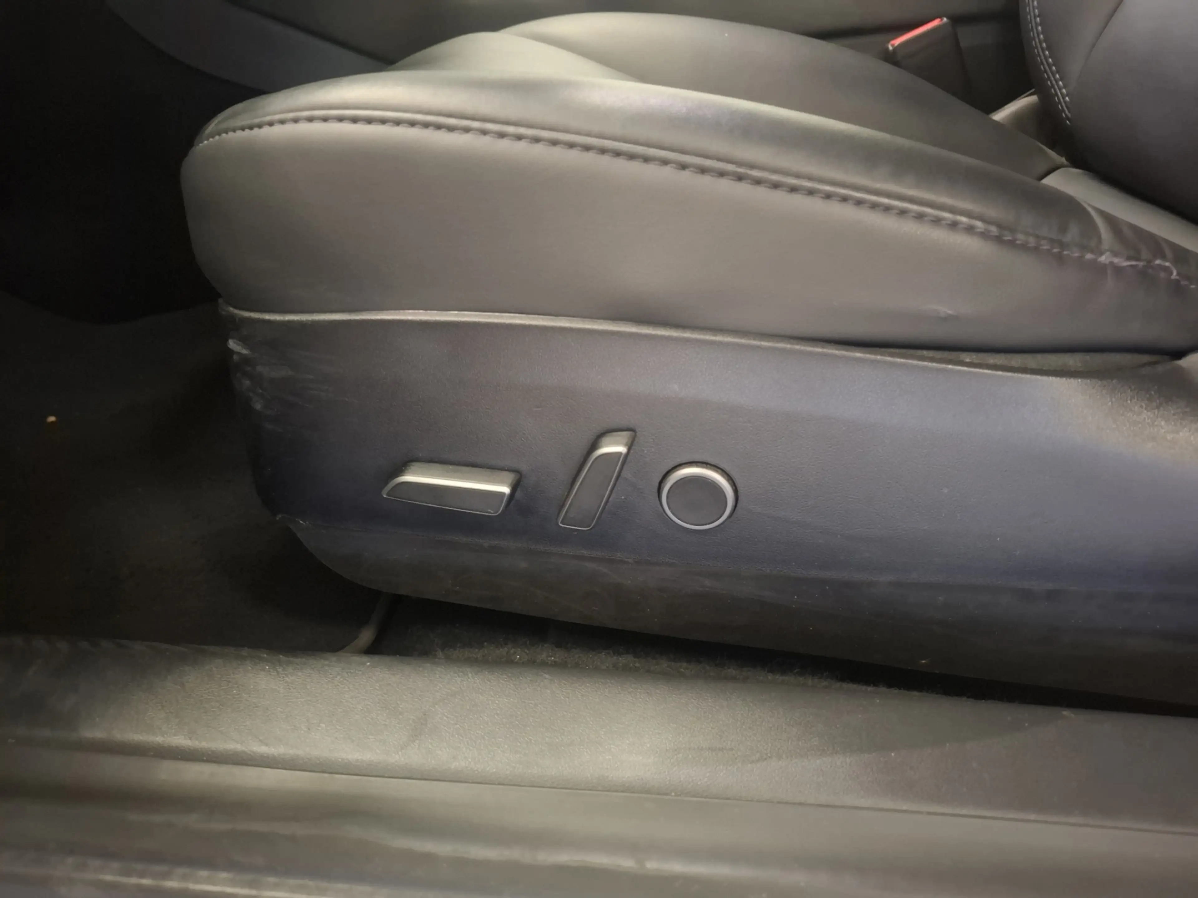 Tesla Model 3 Standard RWD Plus 60 kWh Faceflift — photo 12