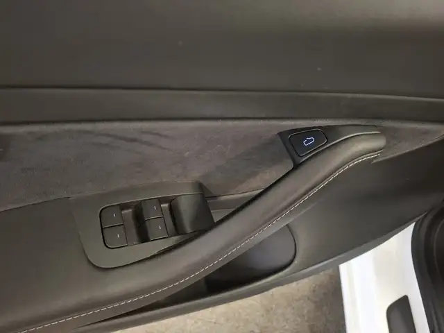 Tesla Model 3 view 13