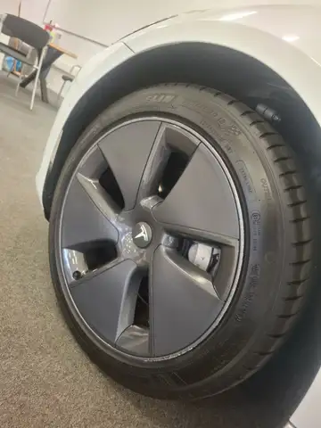 Tesla Model 3 view 24