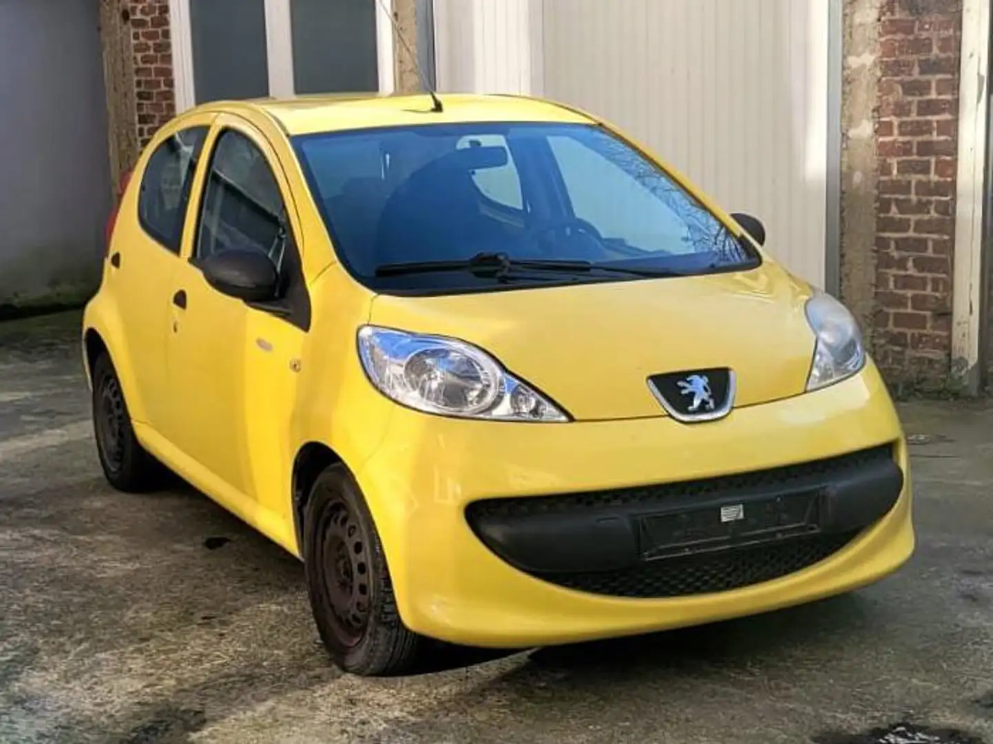 Peugeot 107 Jaune - 1