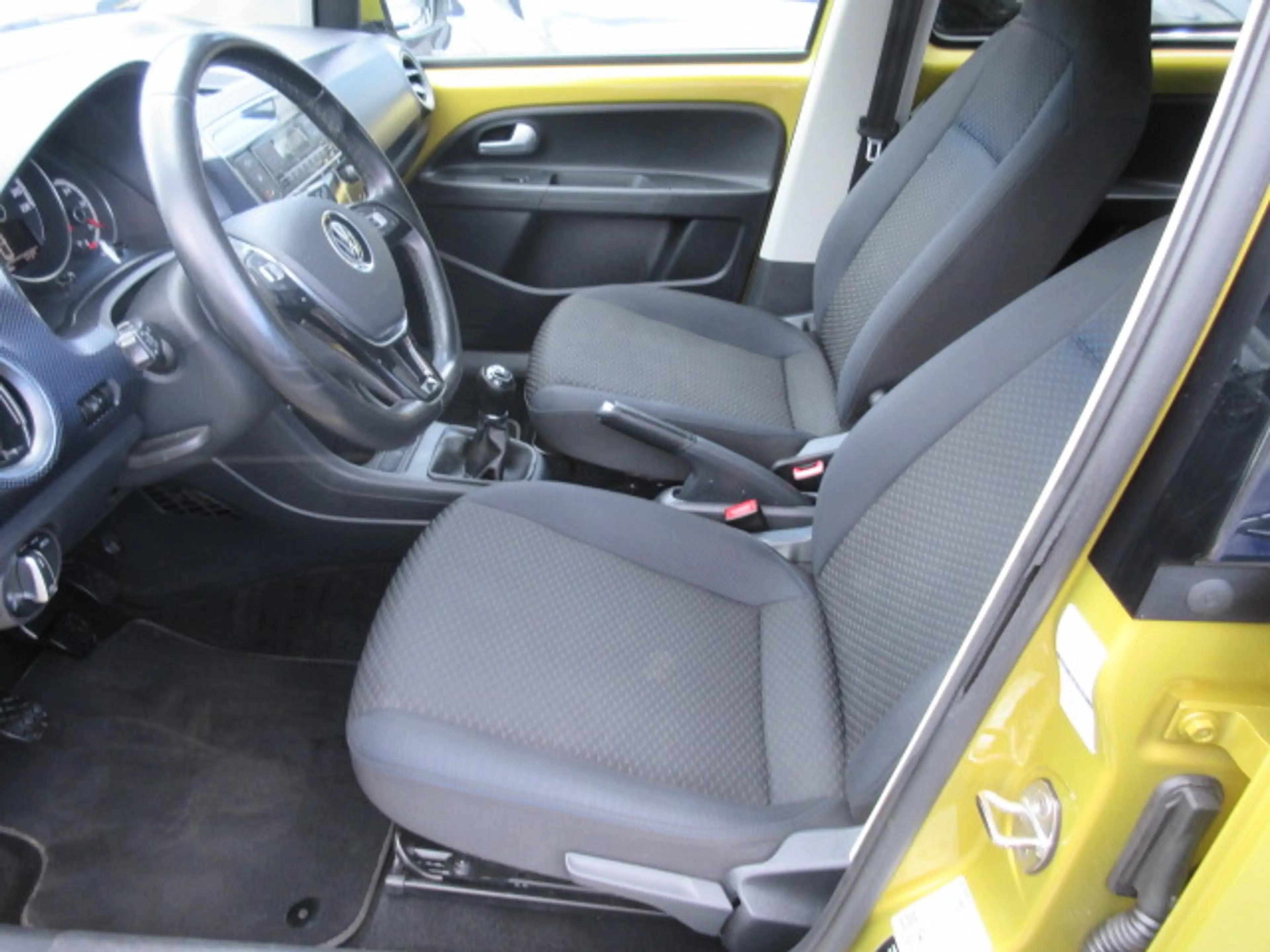 Volkswagen up! UNITED 1.0 NAVIV. KAMERA ALU PRIVACY APS SITZHEIZUNG CLIMATRONIC eFH ZV — photo 6