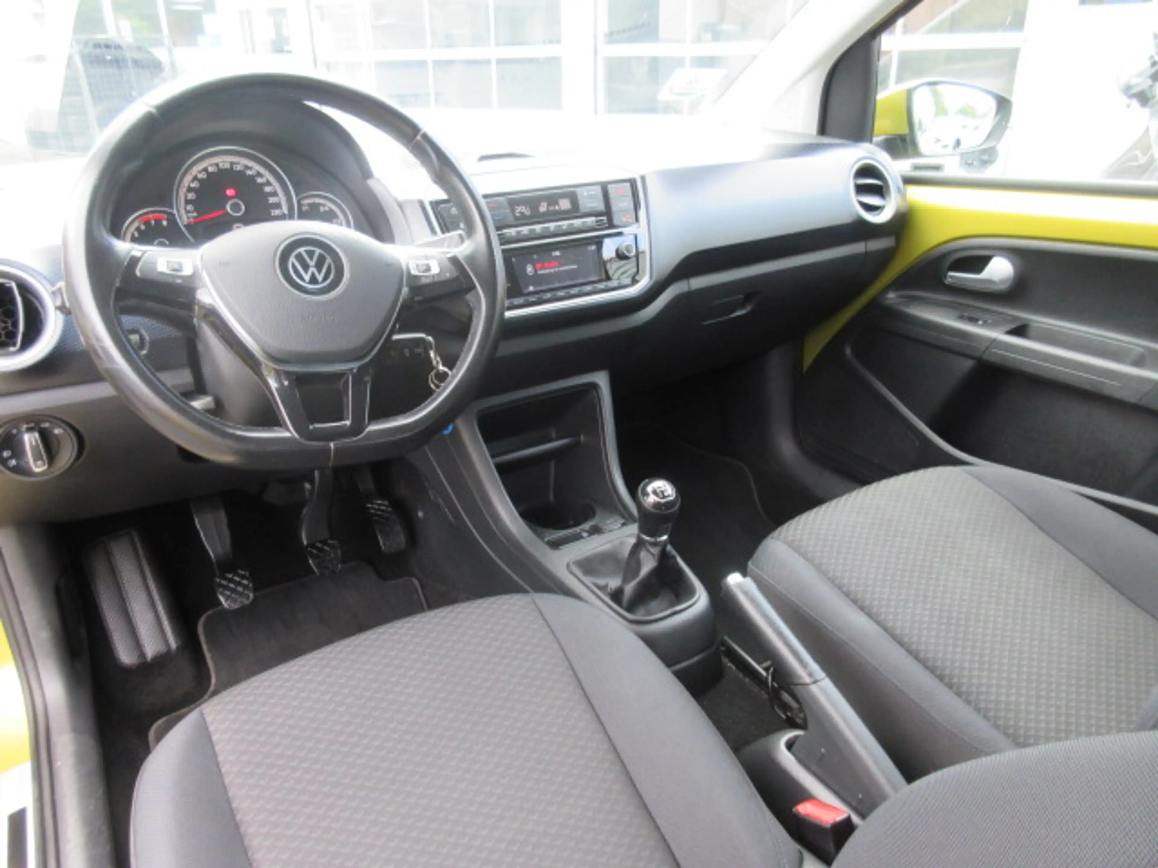 Volkswagen up! UNITED 1.0 NAVIV. KAMERA ALU PRIVACY APS SITZHEIZUNG CLIMATRONIC eFH ZV — photo 8