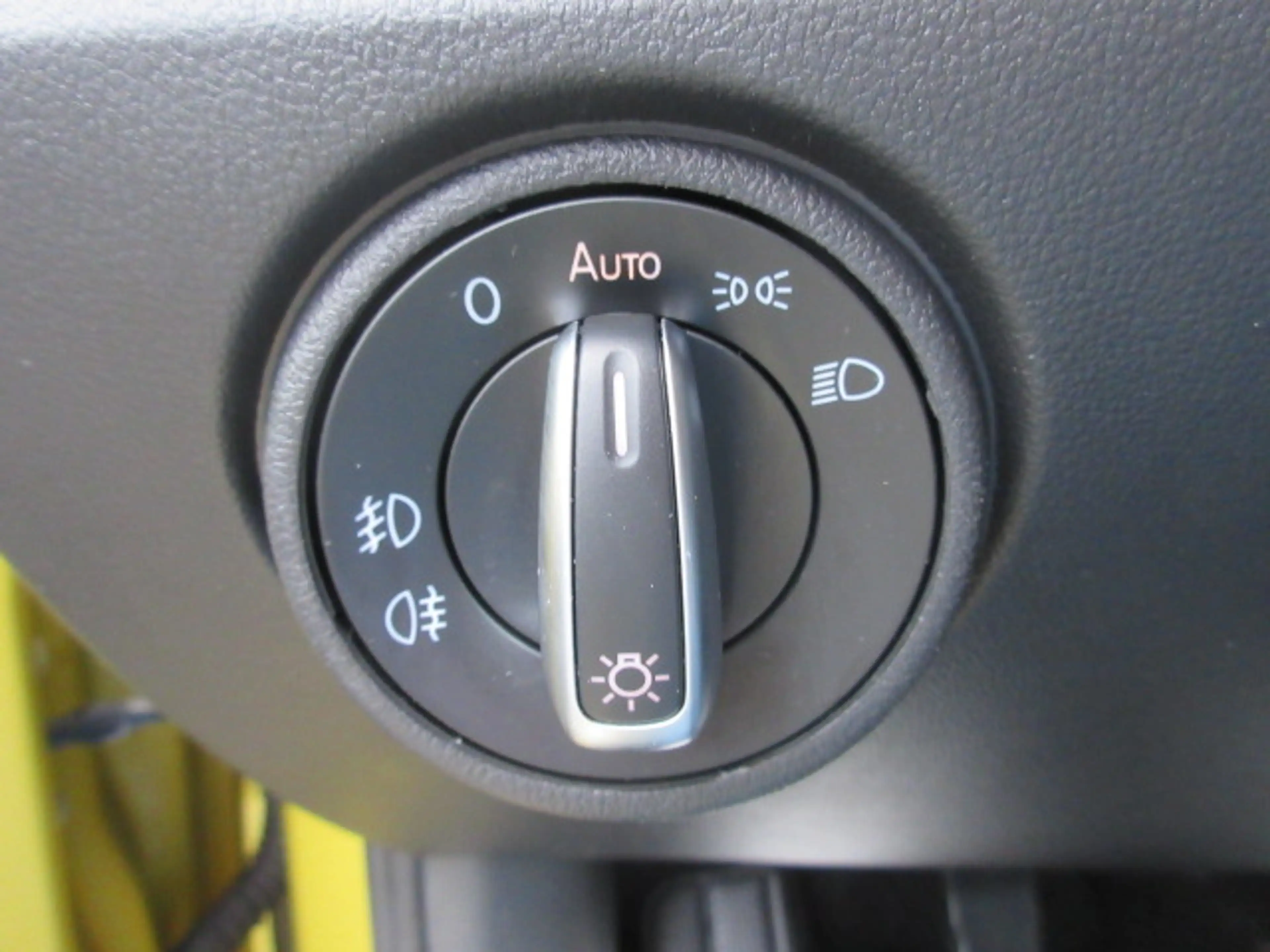 Volkswagen up! UNITED 1.0 NAVIV. KAMERA ALU PRIVACY APS SITZHEIZUNG CLIMATRONIC eFH ZV — photo 11