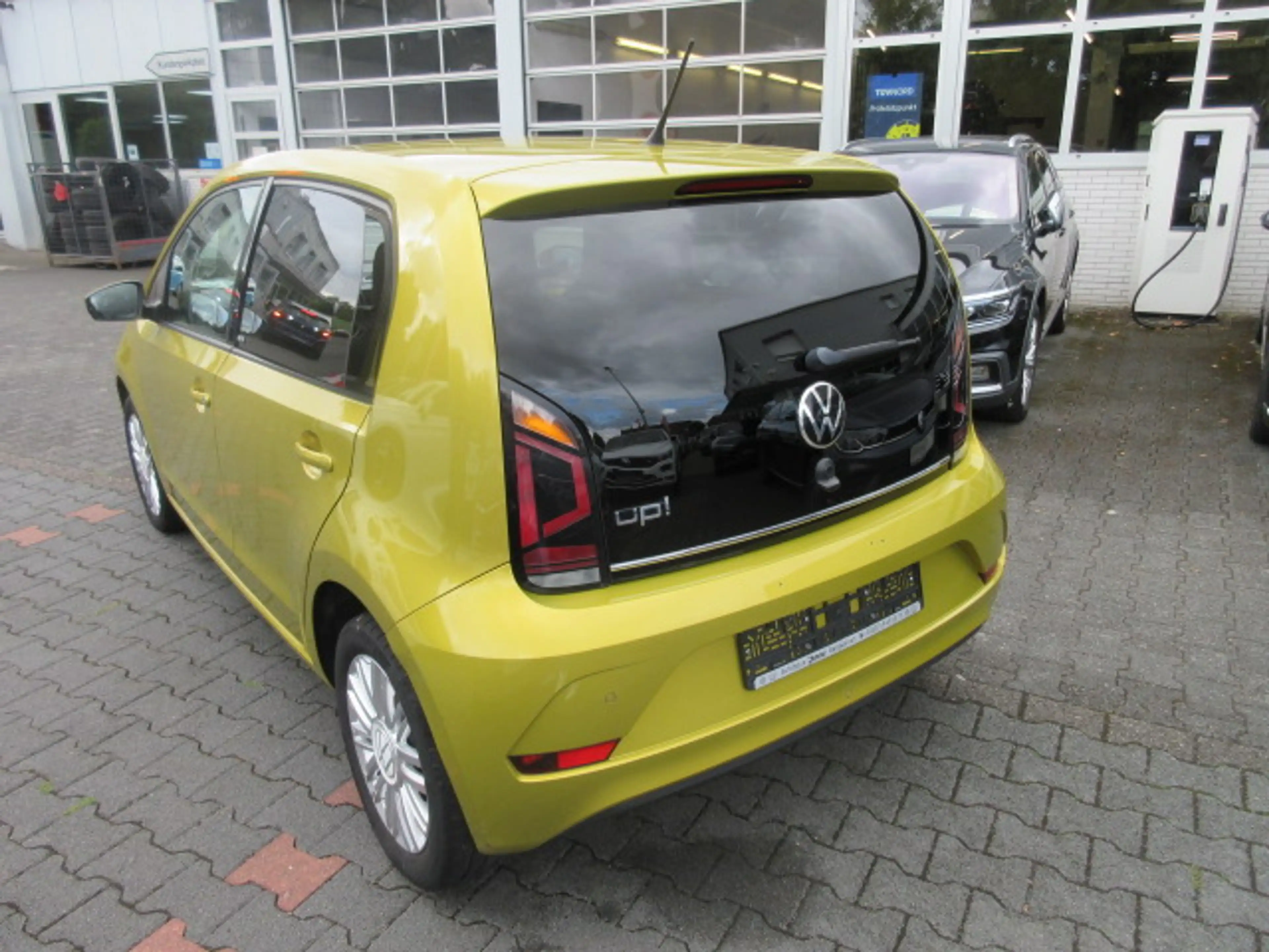 Volkswagen up! UNITED 1.0 NAVIV. KAMERA ALU PRIVACY APS SITZHEIZUNG CLIMATRONIC eFH ZV — photo 3