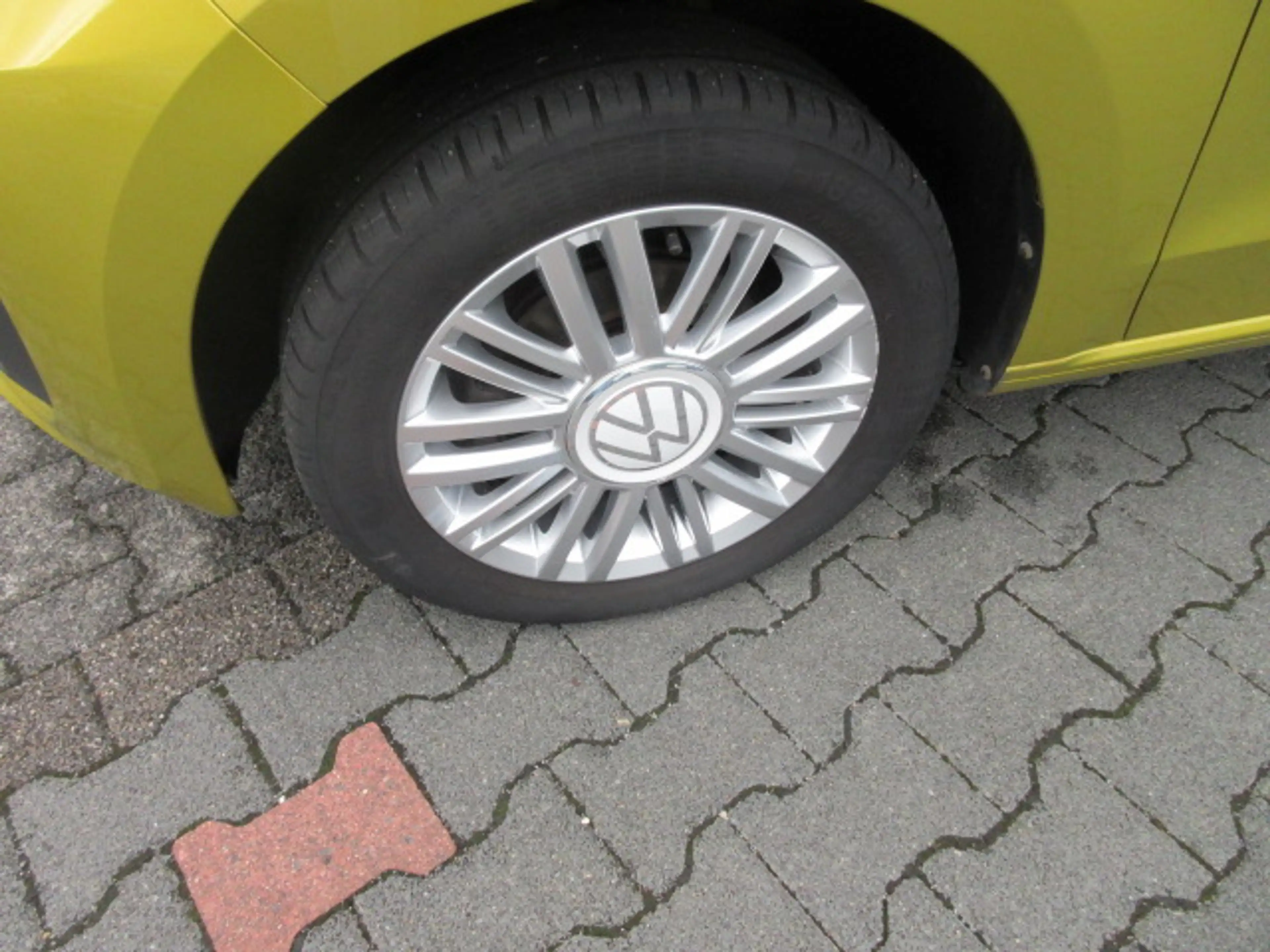 Volkswagen up! UNITED 1.0 NAVIV. KAMERA ALU PRIVACY APS SITZHEIZUNG CLIMATRONIC eFH ZV — photo 5