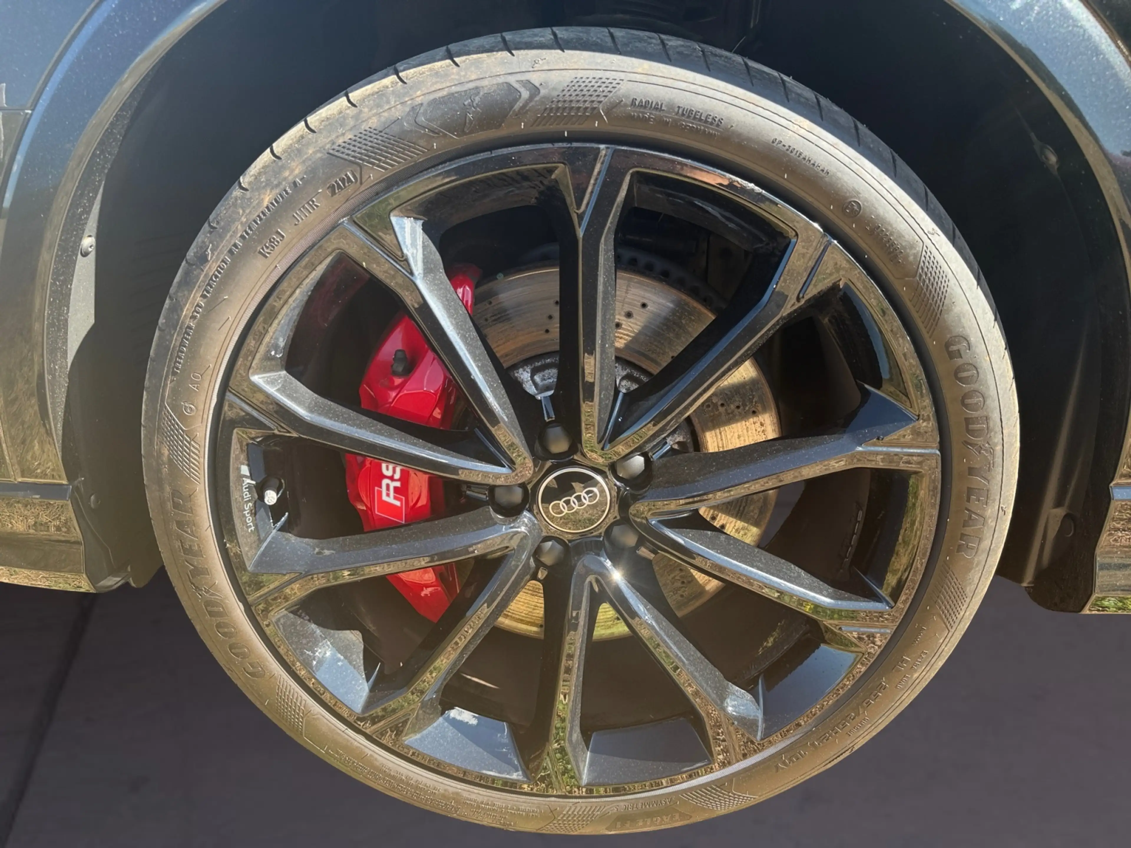 Audi RS Q3 Sportback 2.5 TFSI quattro AHK 360° Pano ACC SONO — photo 7