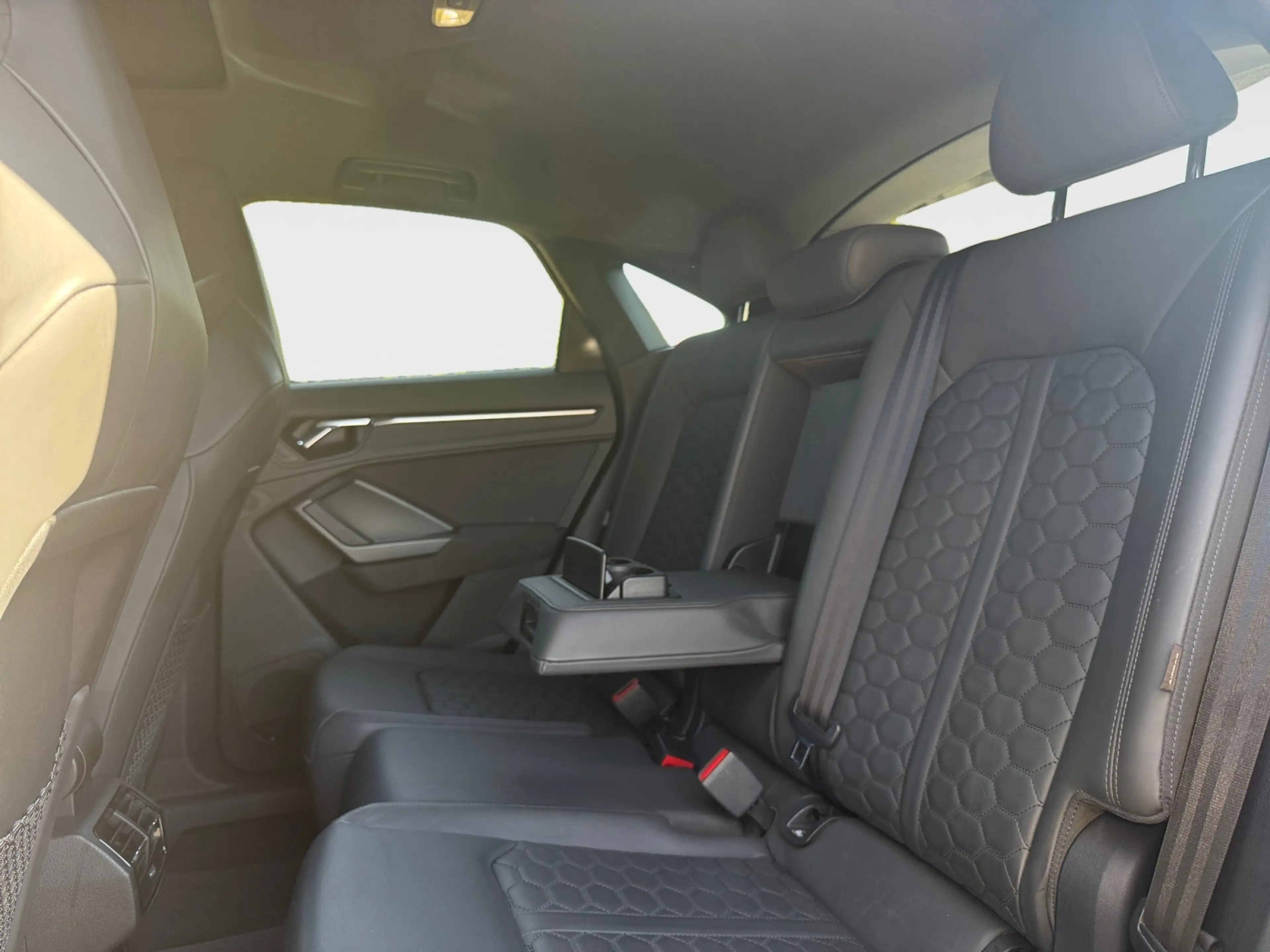 Audi RS Q3 Sportback 2.5 TFSI quattro AHK 360° Pano ACC SONO — photo 9