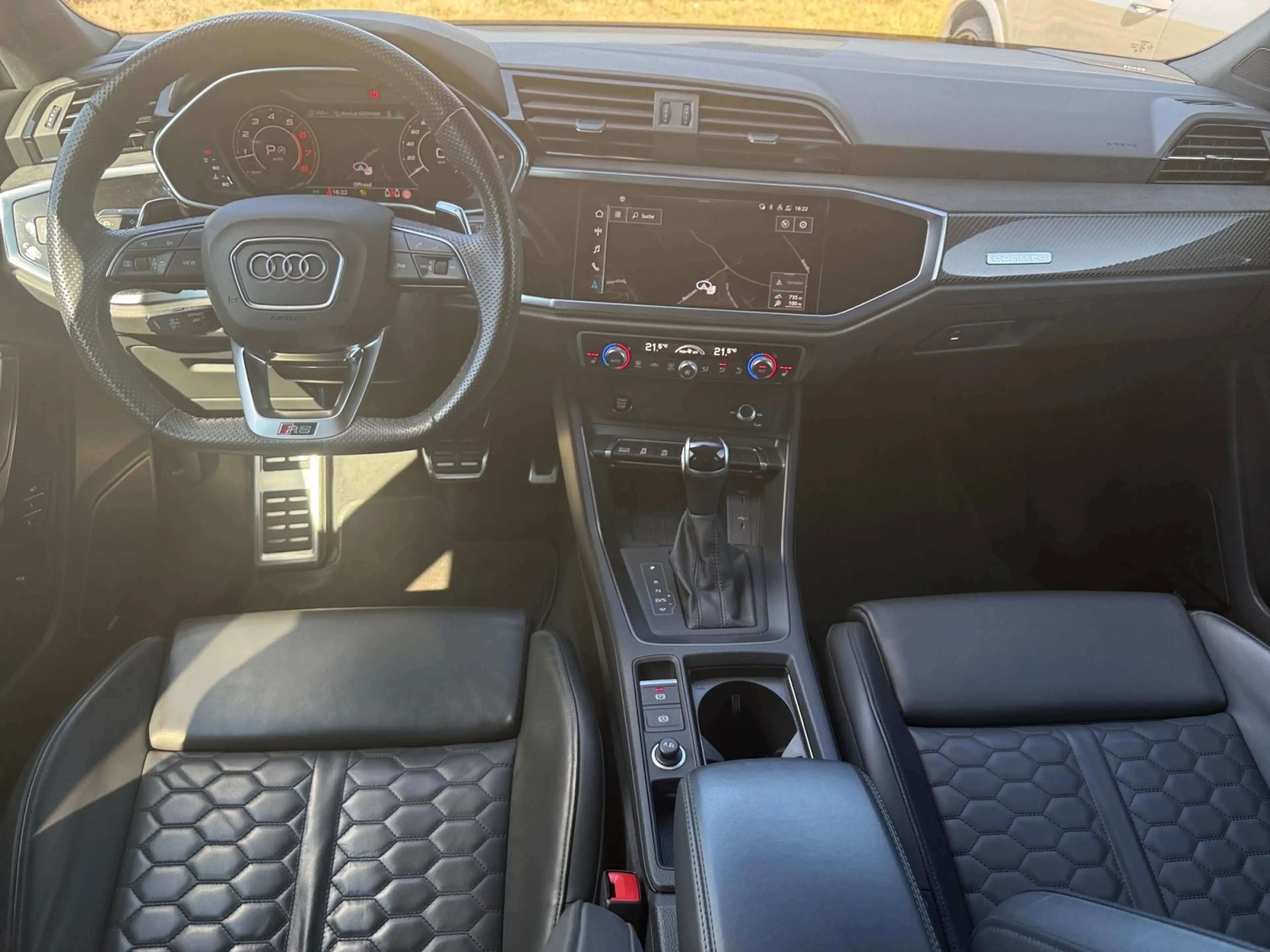 Audi RS Q3 Sportback 2.5 TFSI quattro AHK 360° Pano ACC SONO — photo 10