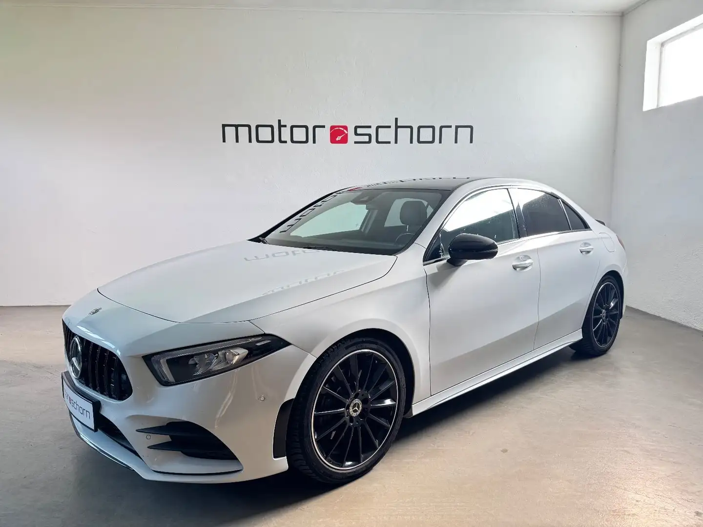 Mercedes-Benz A 220 Lim. 4Matic AMG|Burmester|Ambiente|Kamera Weiß - 1