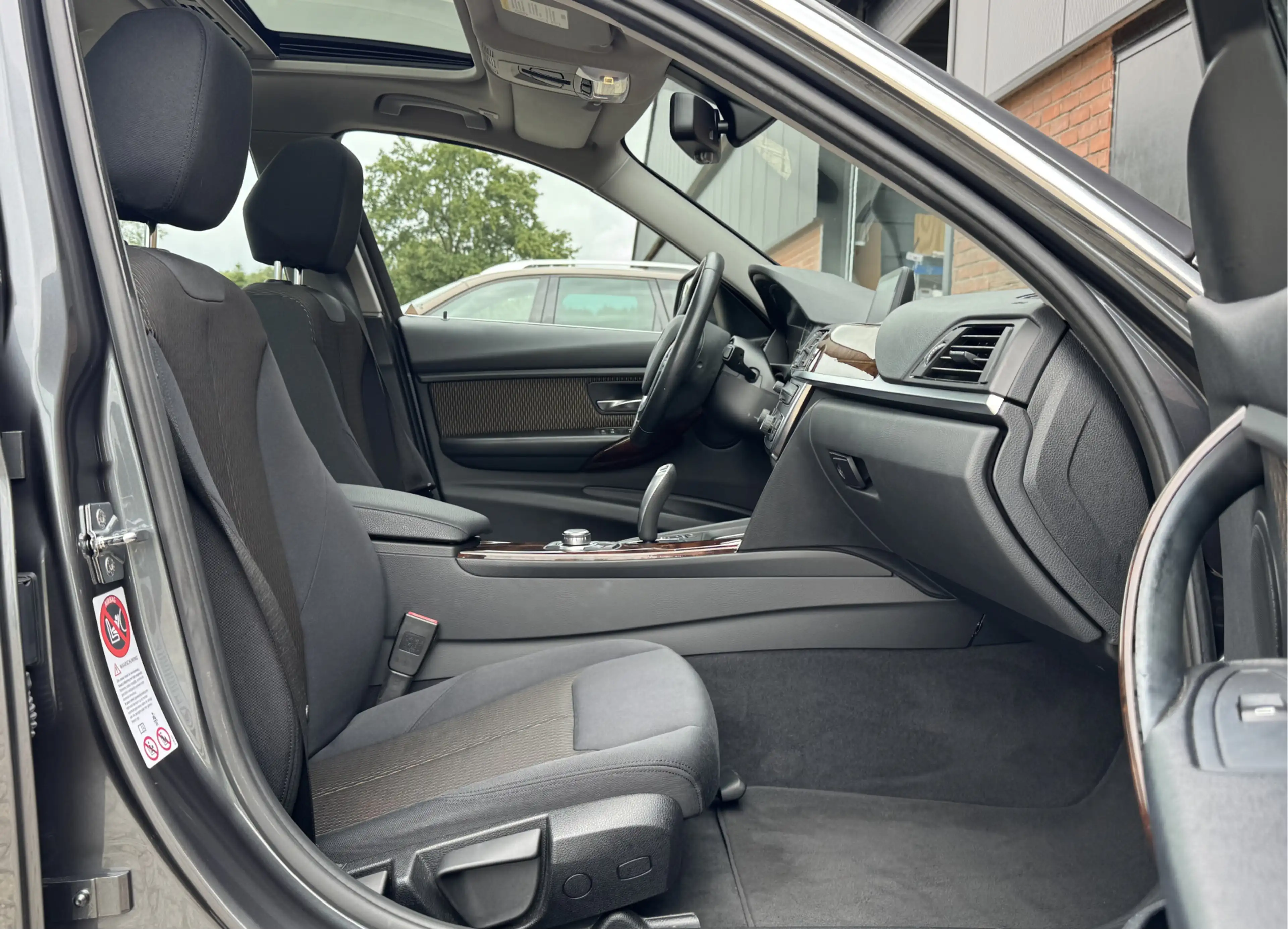 BMW 320 3-serie 320i EXECUTIVE | NL-AUTO! | SCHUIFDAK! | N — photo 28