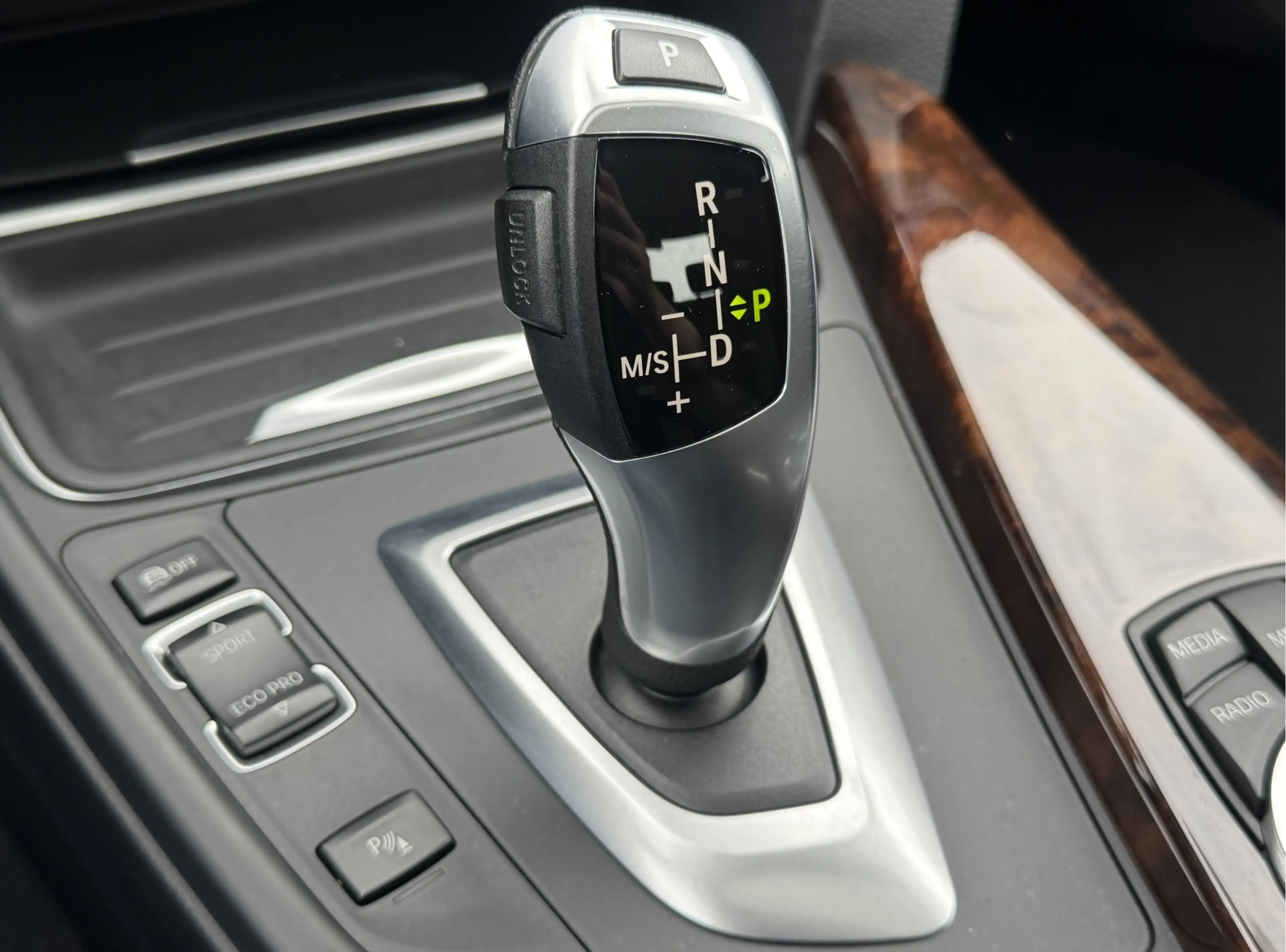 BMW 320 3-serie 320i EXECUTIVE | NL-AUTO! | SCHUIFDAK! | N — photo 17