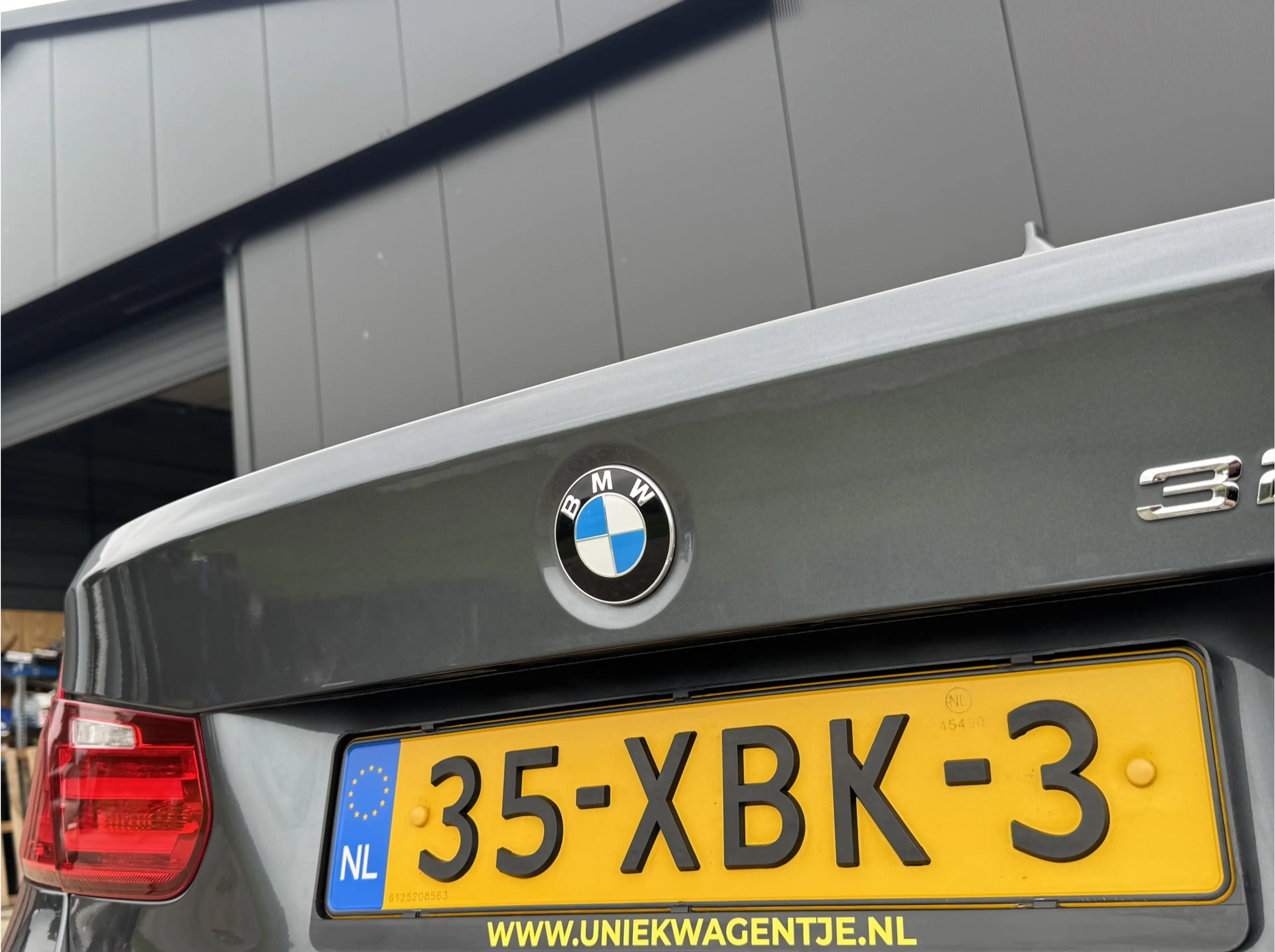 BMW 320 3-serie 320i EXECUTIVE | NL-AUTO! | SCHUIFDAK! | N — photo 36