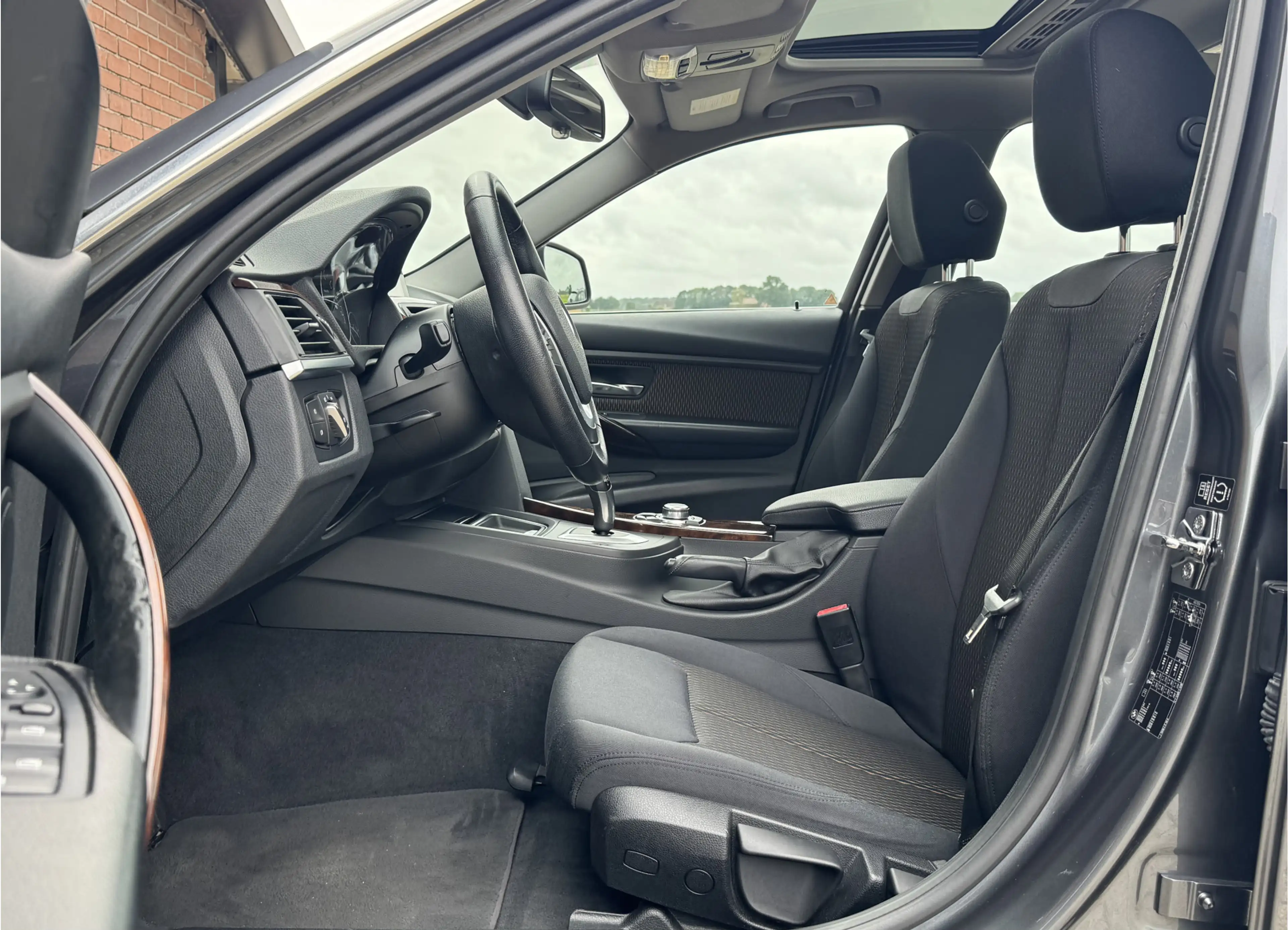 BMW 320 3-serie 320i EXECUTIVE | NL-AUTO! | SCHUIFDAK! | N — photo 26