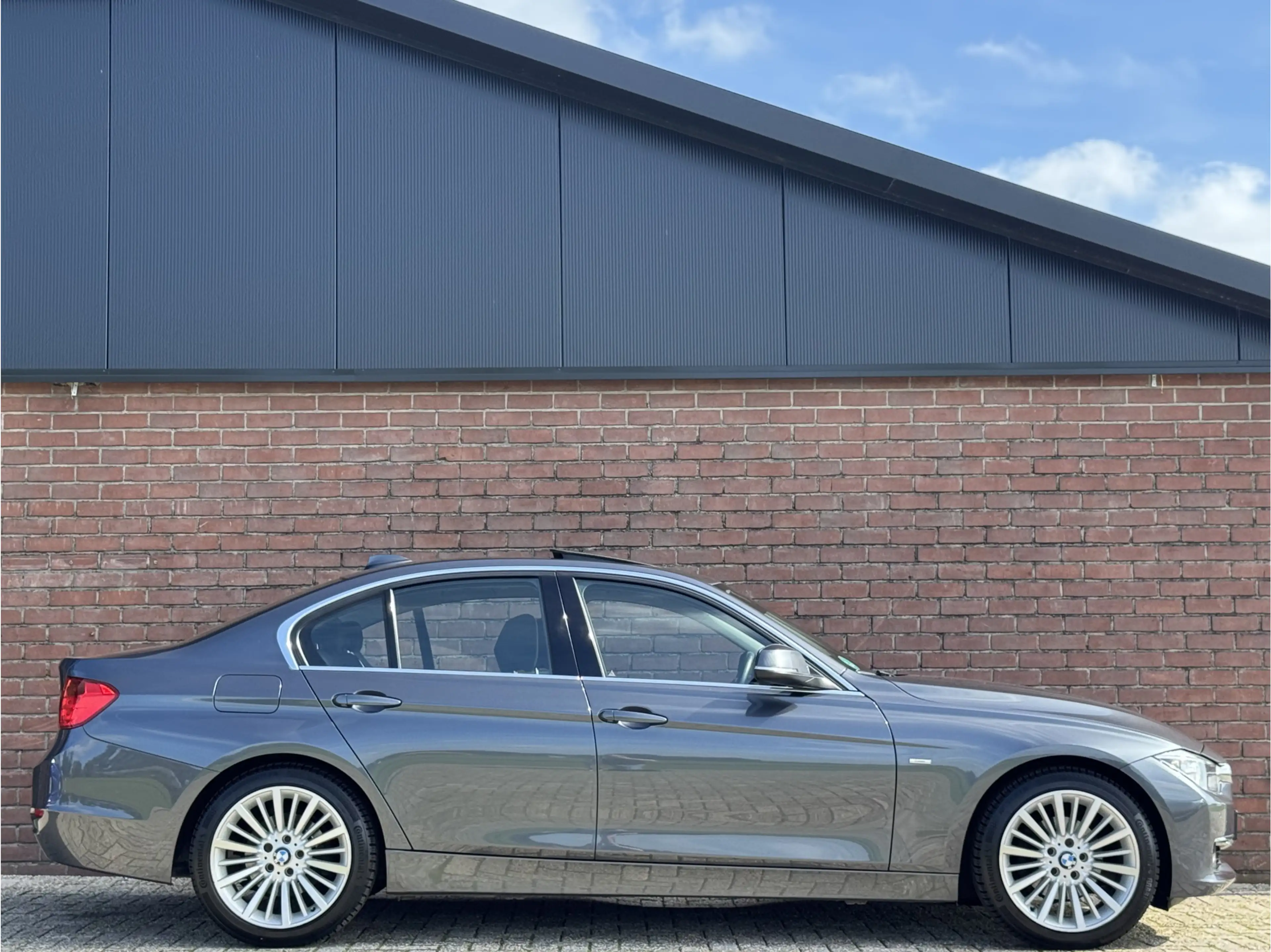 BMW 320 3-serie 320i EXECUTIVE | NL-AUTO! | SCHUIFDAK! | N — photo 7