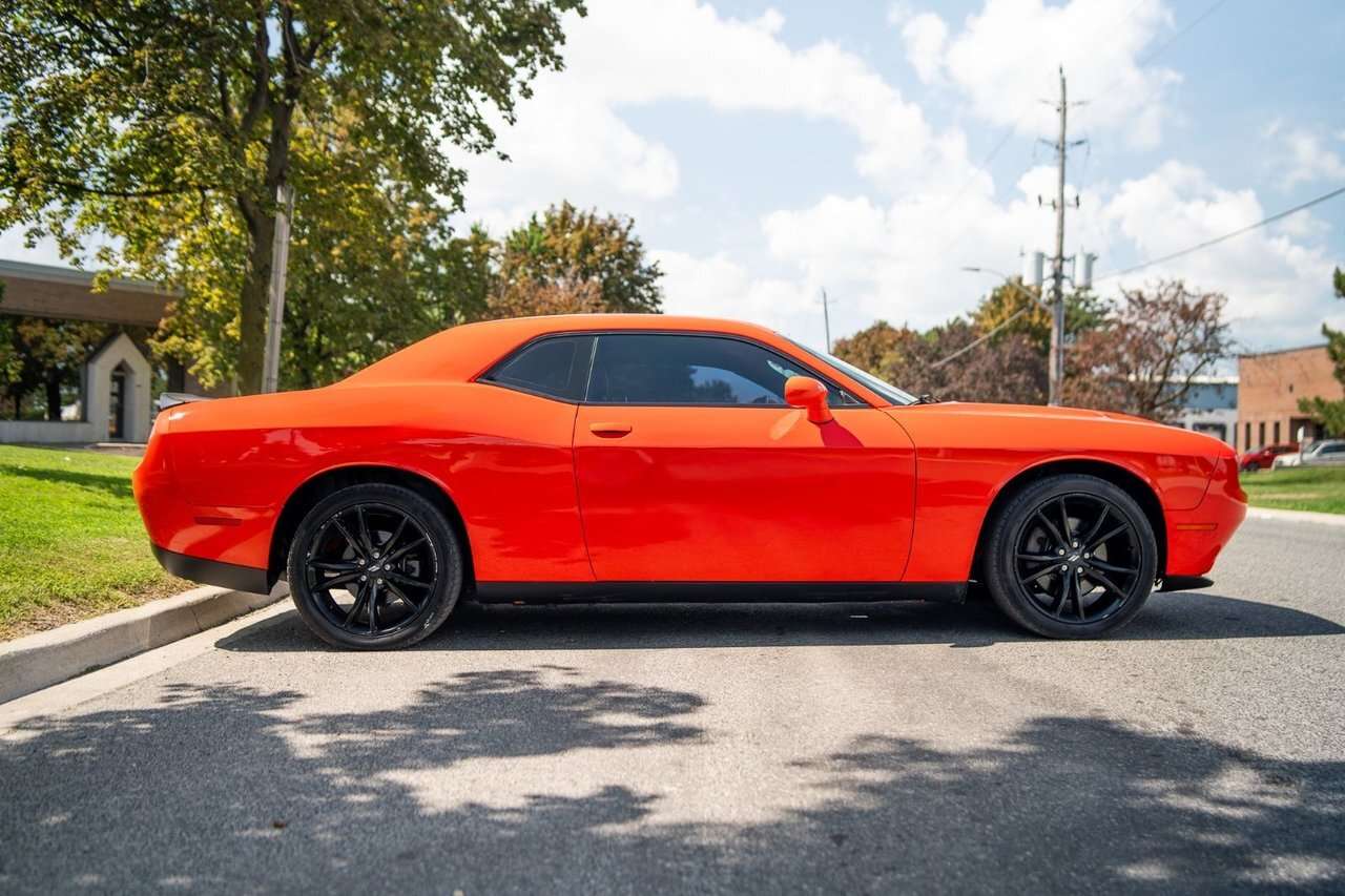 2017 Dodge Challenger SXT Plus — снимка 1