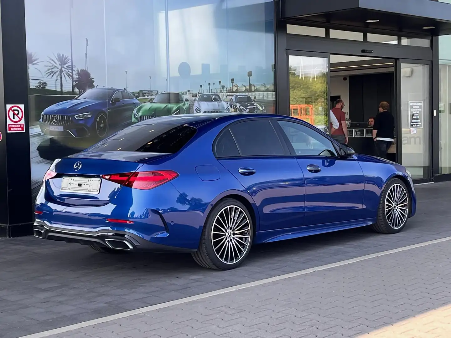 Mercedes-Benz C 300 Berline C AMG Line Blauw - 2