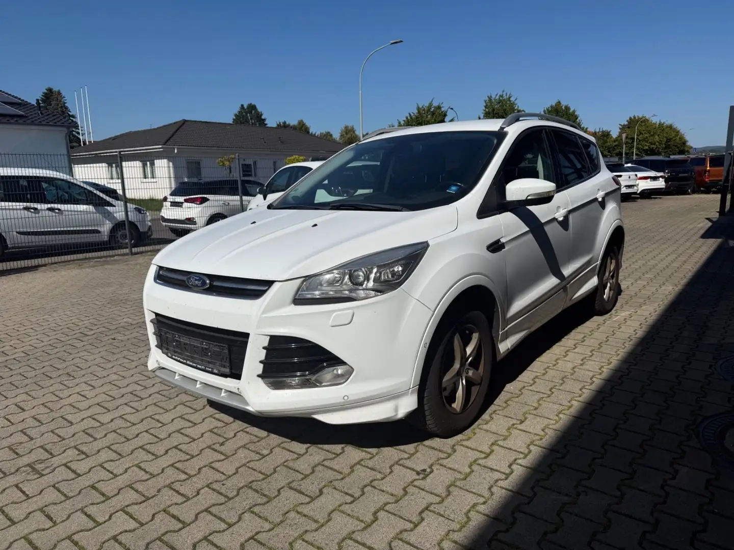 Ford Kuga Individual *NAVI*LED*LEDER*SITZHZ*AHK*TEMPO Weiß - 1