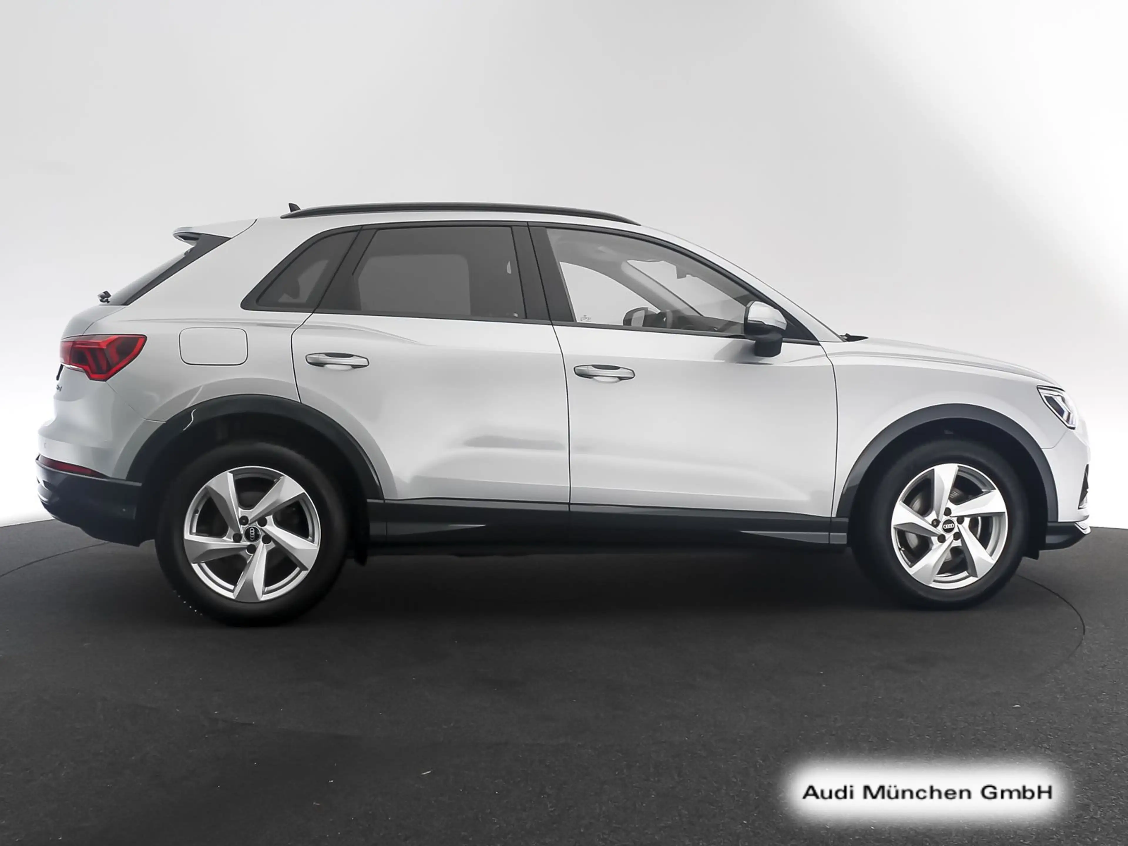 Audi Q3 35 TDI S tronic advanced AHK/Virtual/Navi+ — photo 7