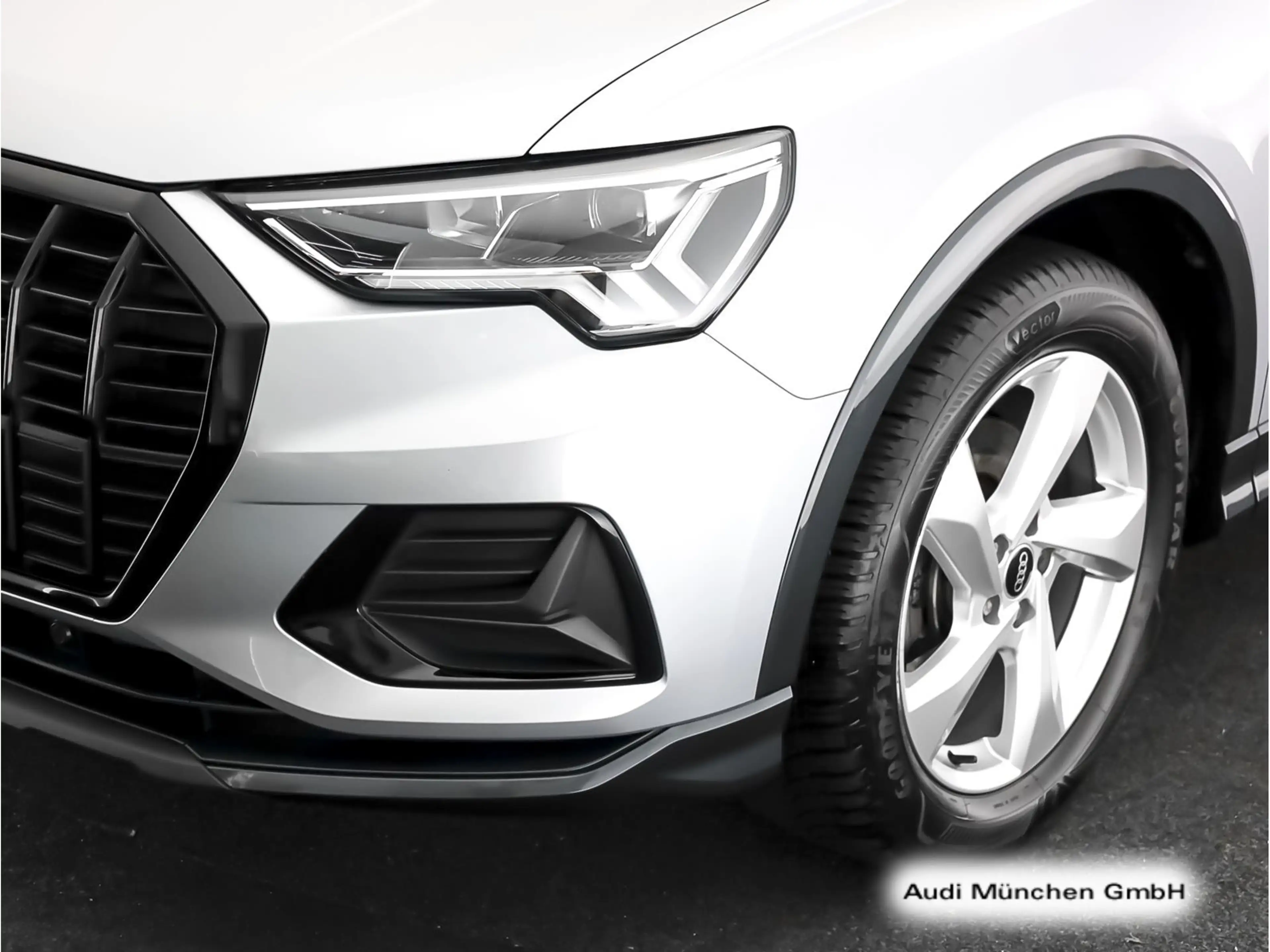 Audi Q3 35 TDI S tronic advanced AHK/Virtual/Navi+ — photo 12