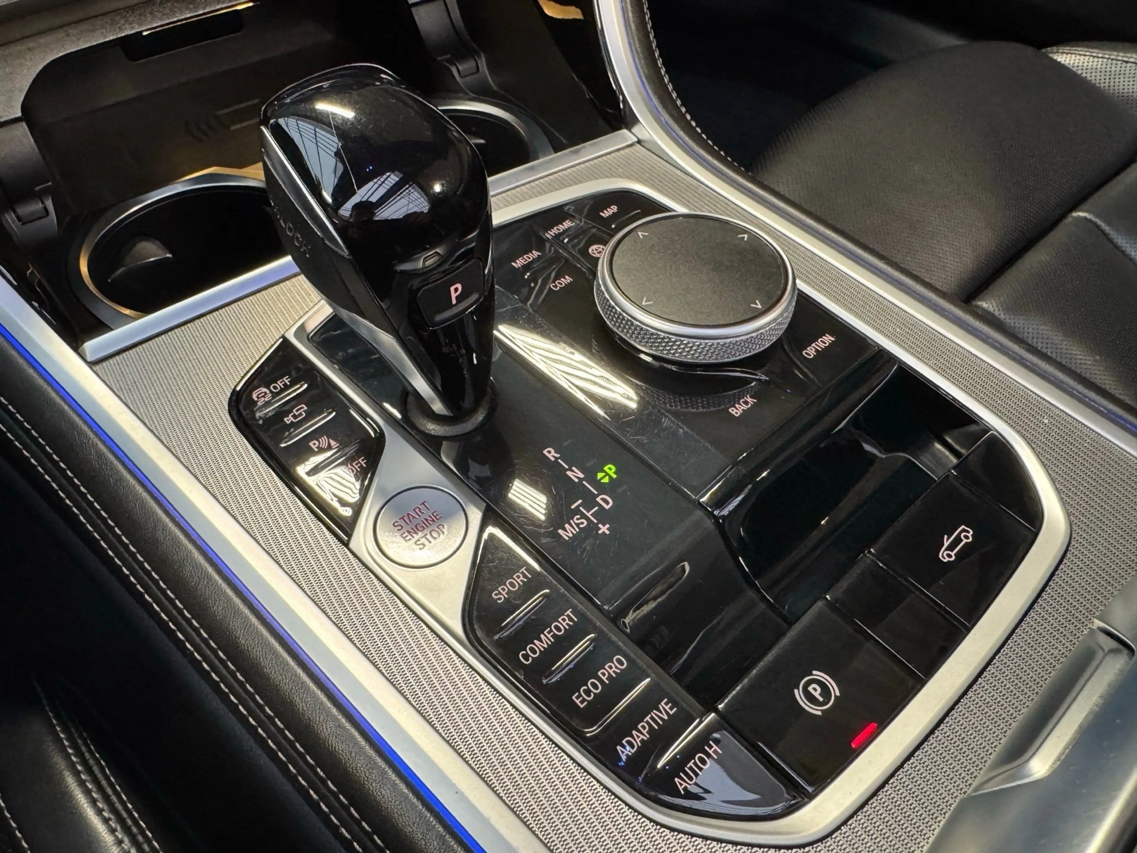 BMW 840 i Cabrio Laser DA Prof 360° H/K 20'' Komfortzugang — photo 14