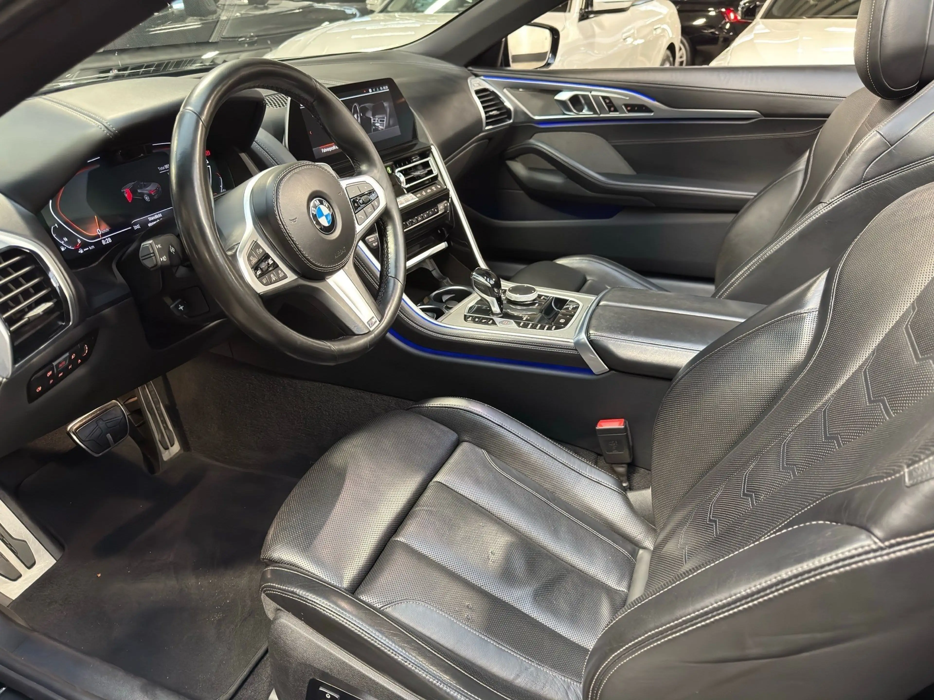 BMW 840 i Cabrio Laser DA Prof 360° H/K 20'' Komfortzugang — photo 8