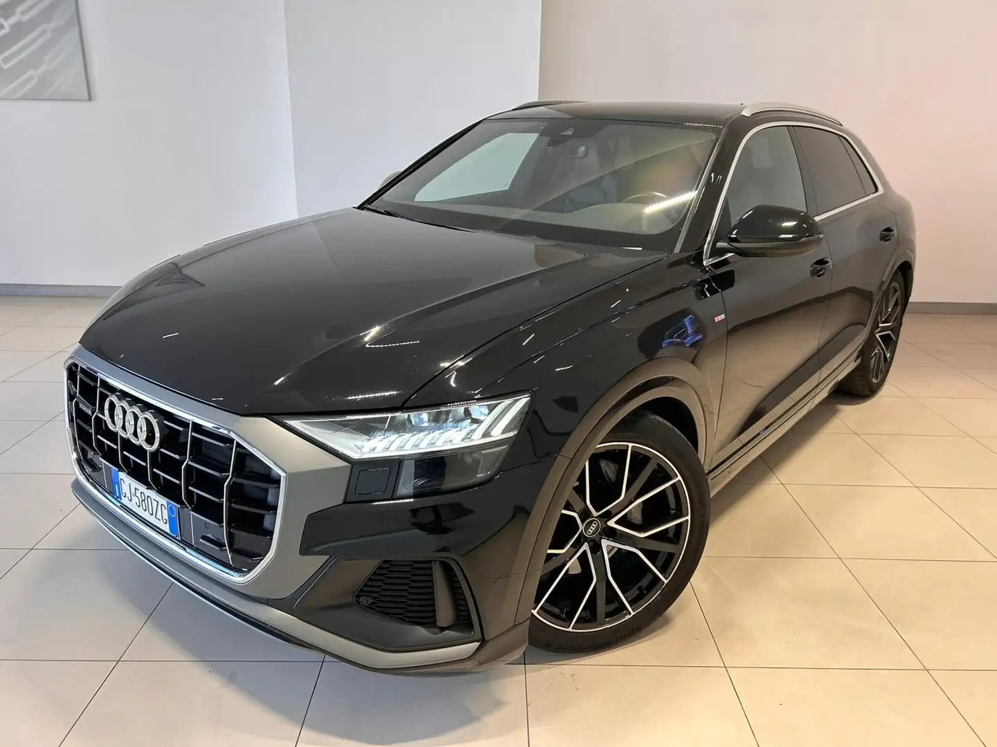 Audi Q8 Q8 50 TDI 286 CV quattro tiptronic S-Line Nero - 1