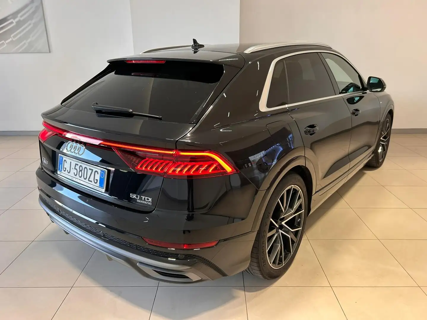 Audi Q8 Q8 50 TDI 286 CV quattro tiptronic S-Line Nero - 2