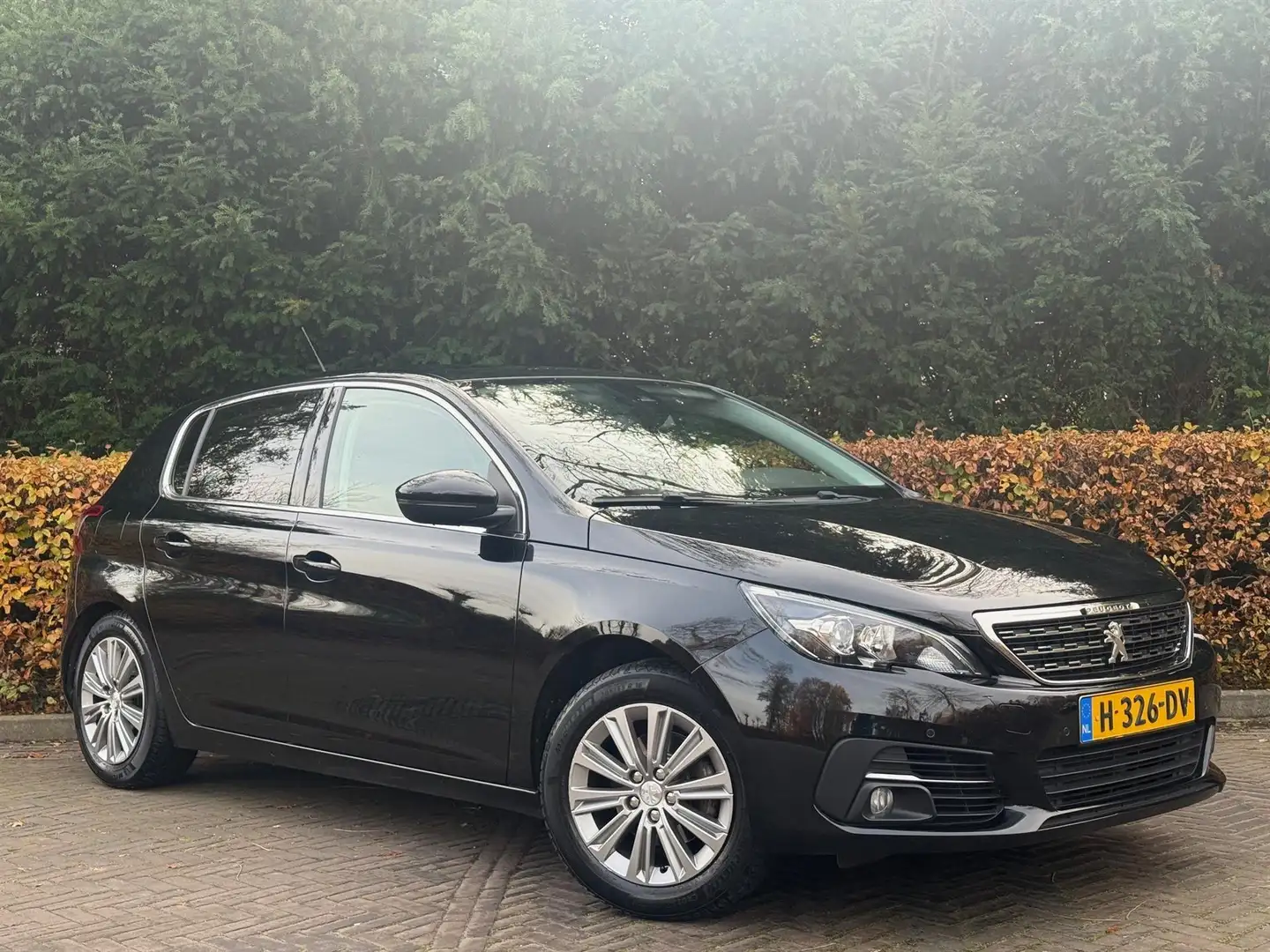 Peugeot 308 1.5 BlueHDi BL. Pr. /PANO/tHAAK/ACARPLAY/NAVI/CAME Noir - 1